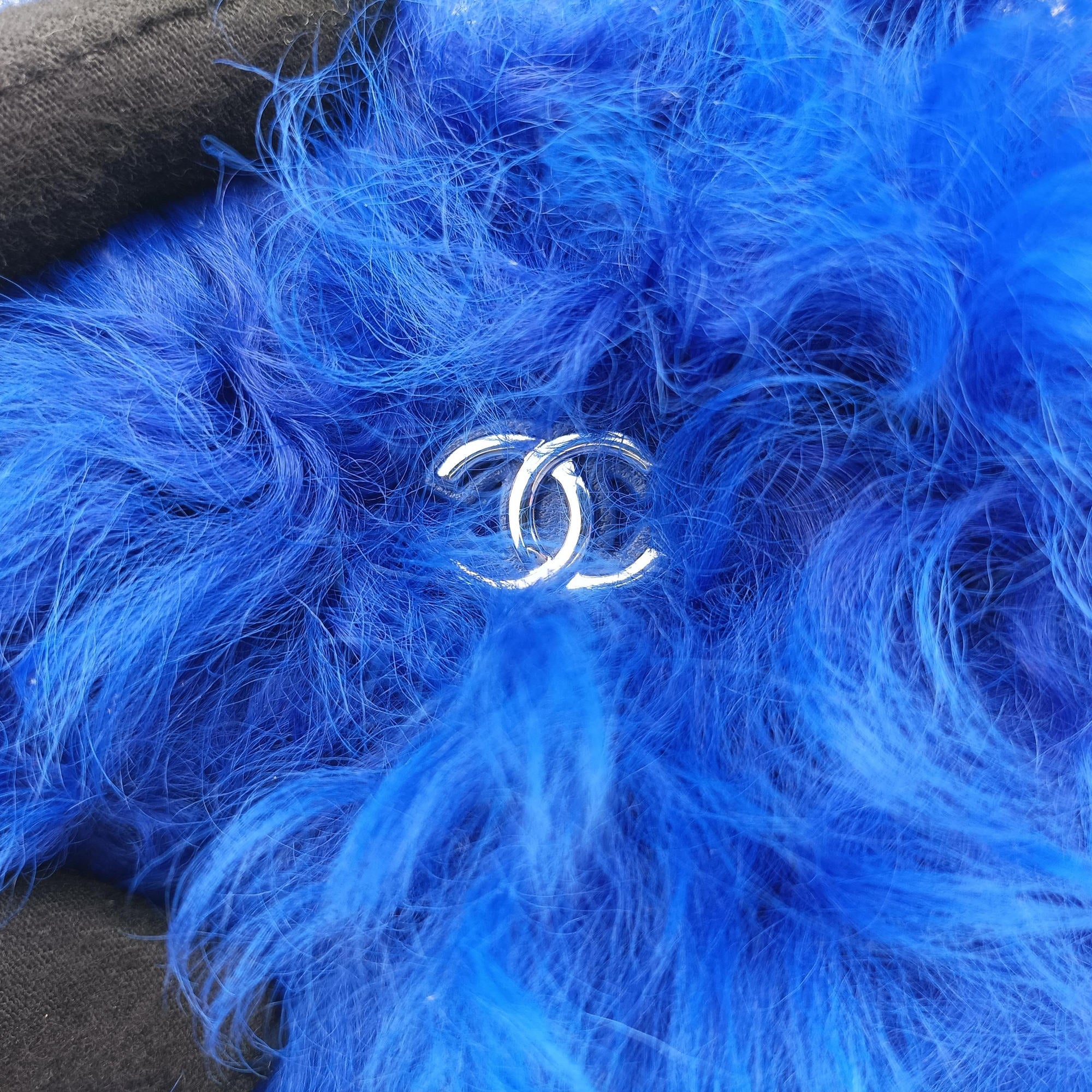 Pre-owned Chanel Shearling CC Hook Card Holder Blue wool AP2397 handbag | stylenewstar