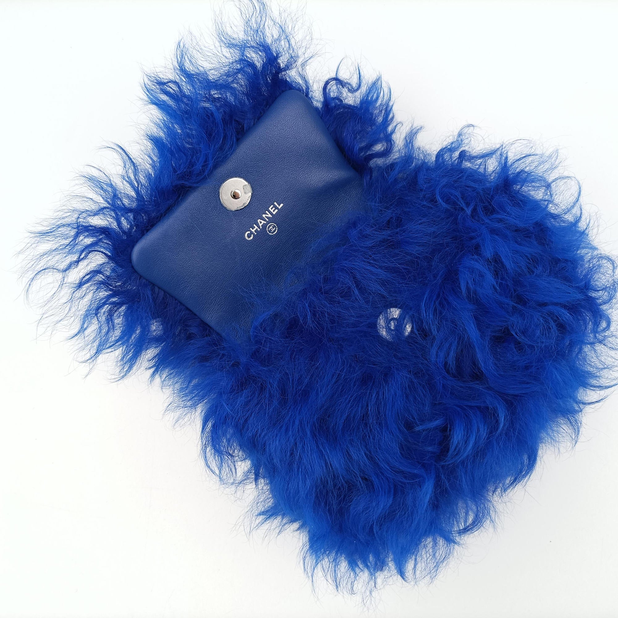 Pre-owned Chanel Shearling CC Hook Card Holder Blue wool AP2397 handbag | stylenewstar