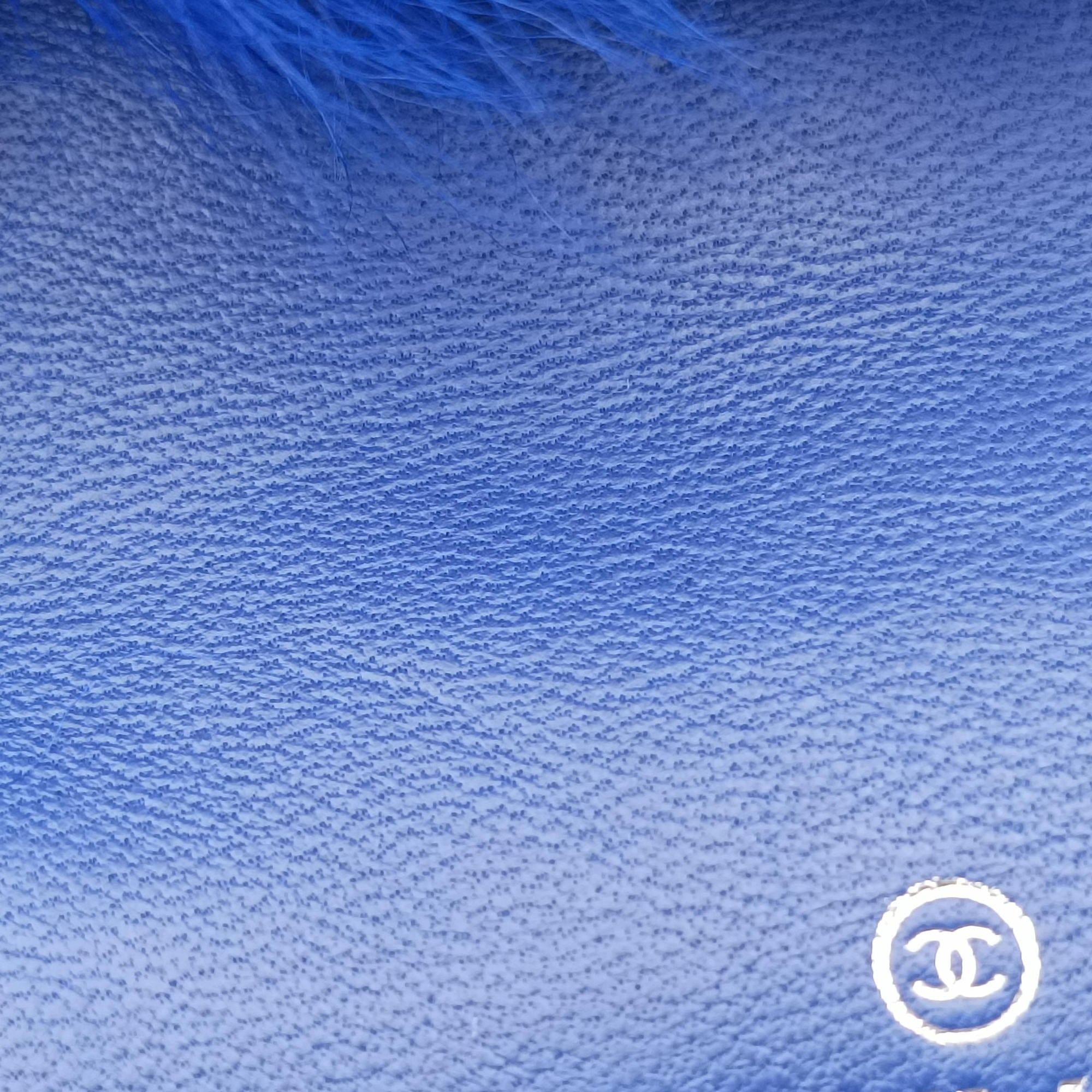 Pre-owned Chanel Shearling CC Hook Card Holder Blue wool AP2397 handbag | stylenewstar