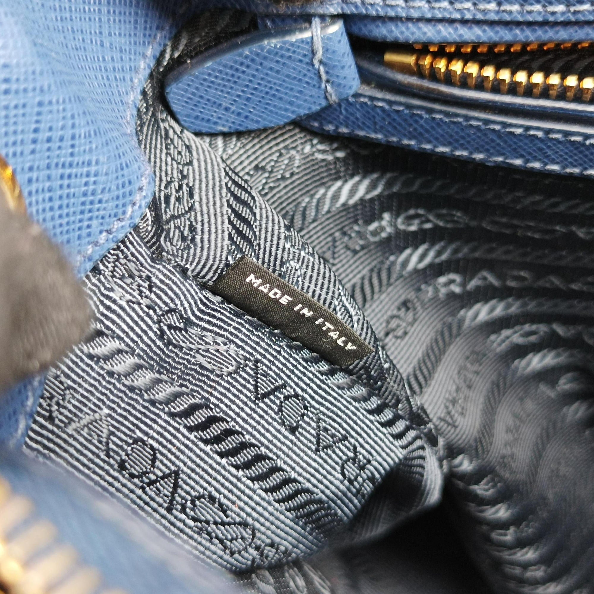 Pre-owned Prada Galleria Blue SAFFIANO Leather BN2274 handbag | stylenewstar