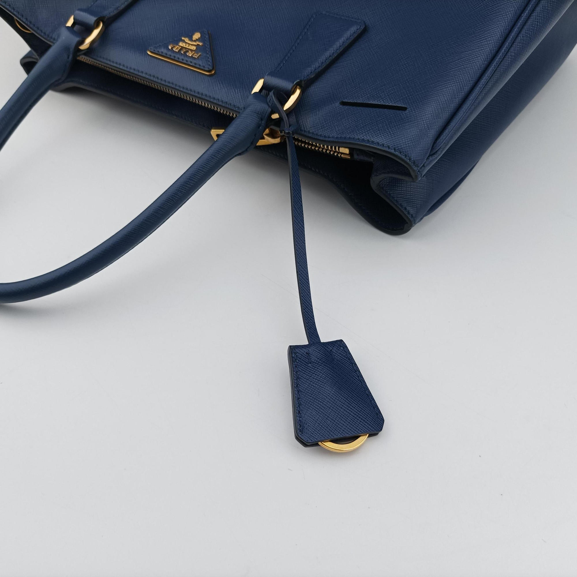 Pre-owned Prada Galleria Blue SAFFIANO Leather BN2274 handbag | stylenewstar