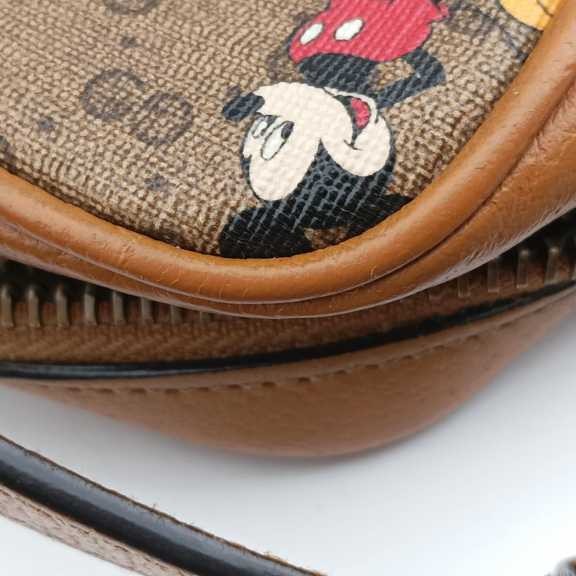 Pre-owned Gucci Mickey Mouse Disney collaboration Brown×Multicolour PVC coated canvas×leather 602536 shoulderbag | stylenewstar