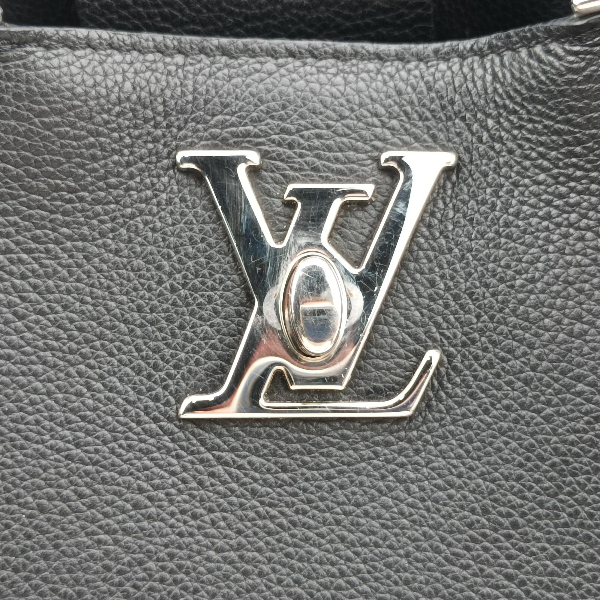 Pre-owned Louis Vuitton Lockme Day 	Noir Grained Calf Leather M53730 handbag | stylenewstar