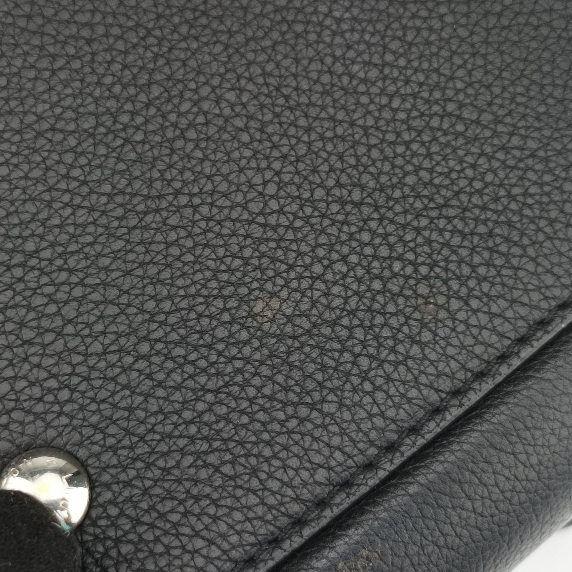 Pre-owned Louis Vuitton Lockme Day 	Noir Grained Calf Leather M53730 handbag | stylenewstar