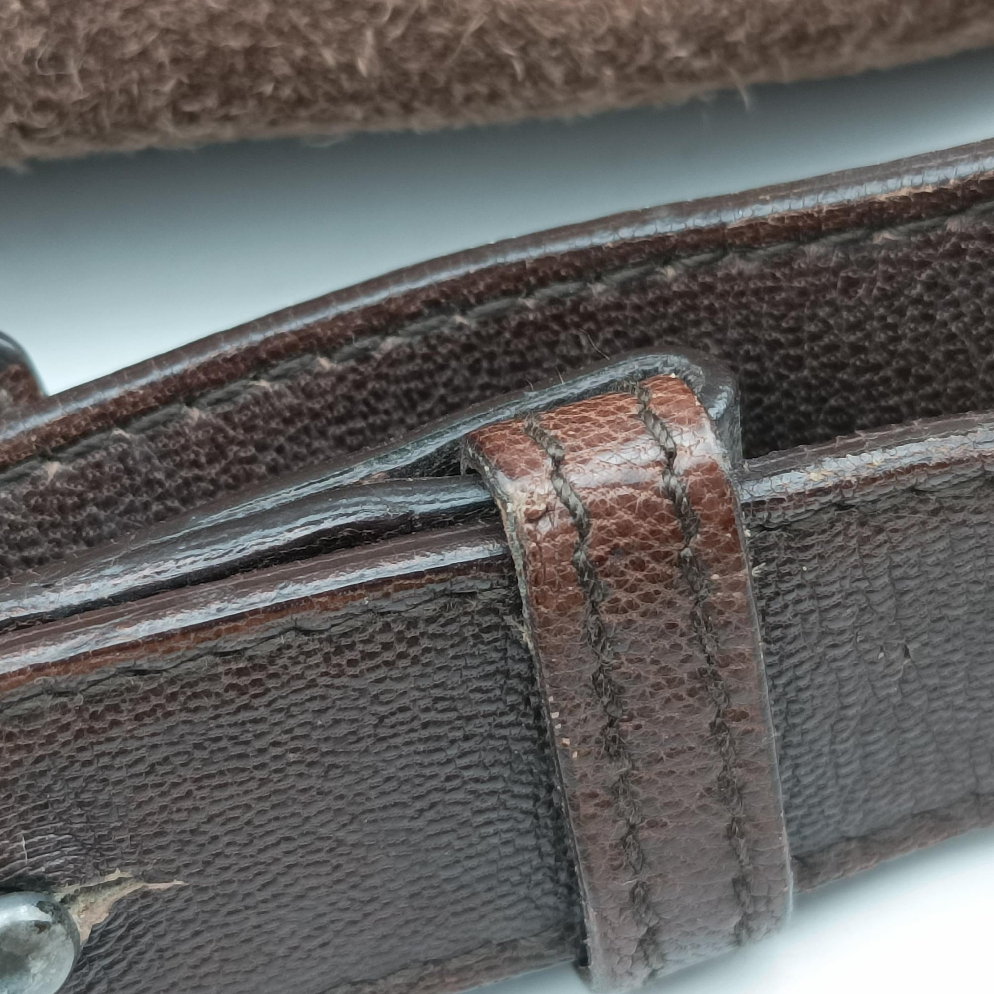 Pre-owned Yves Saint Laurent Mombasa Brown suede 112878 handbag | stylenewstar