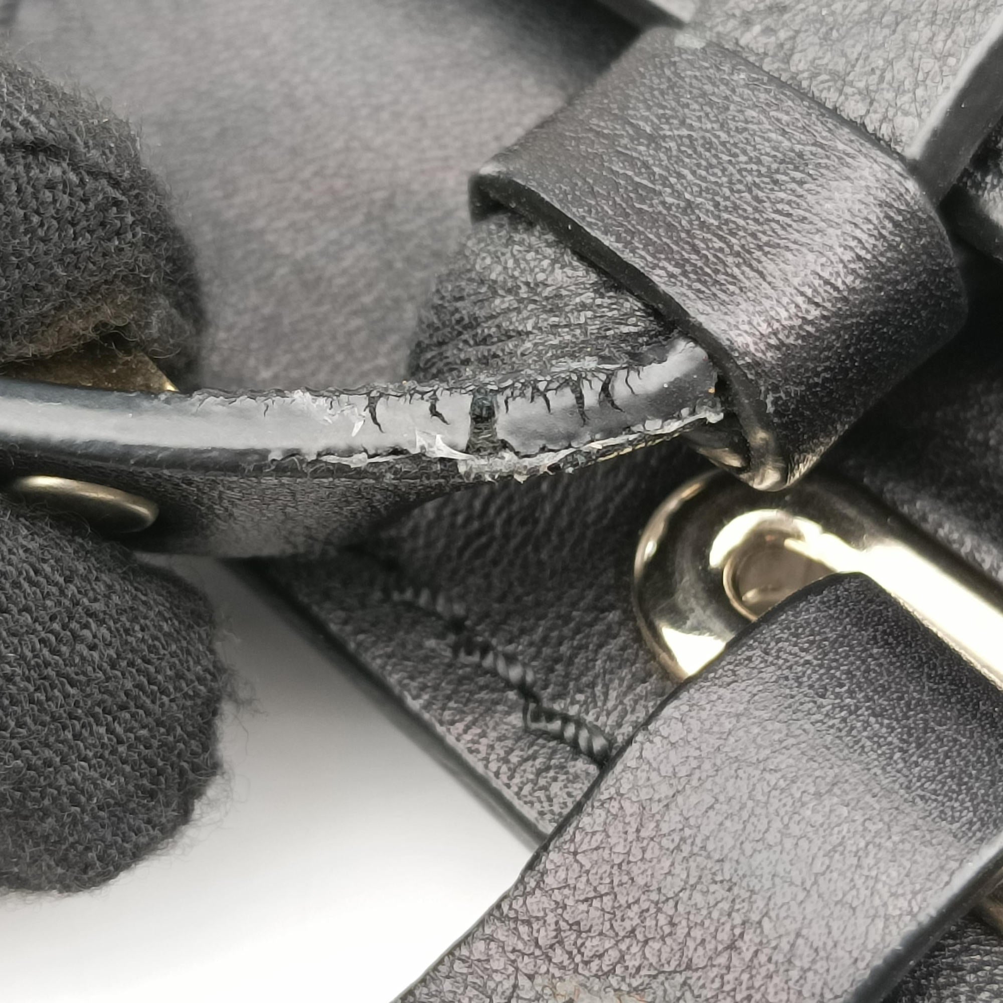Pre-owned Valentino Rockstud Black Leather  shoulderbag | stylenewstar