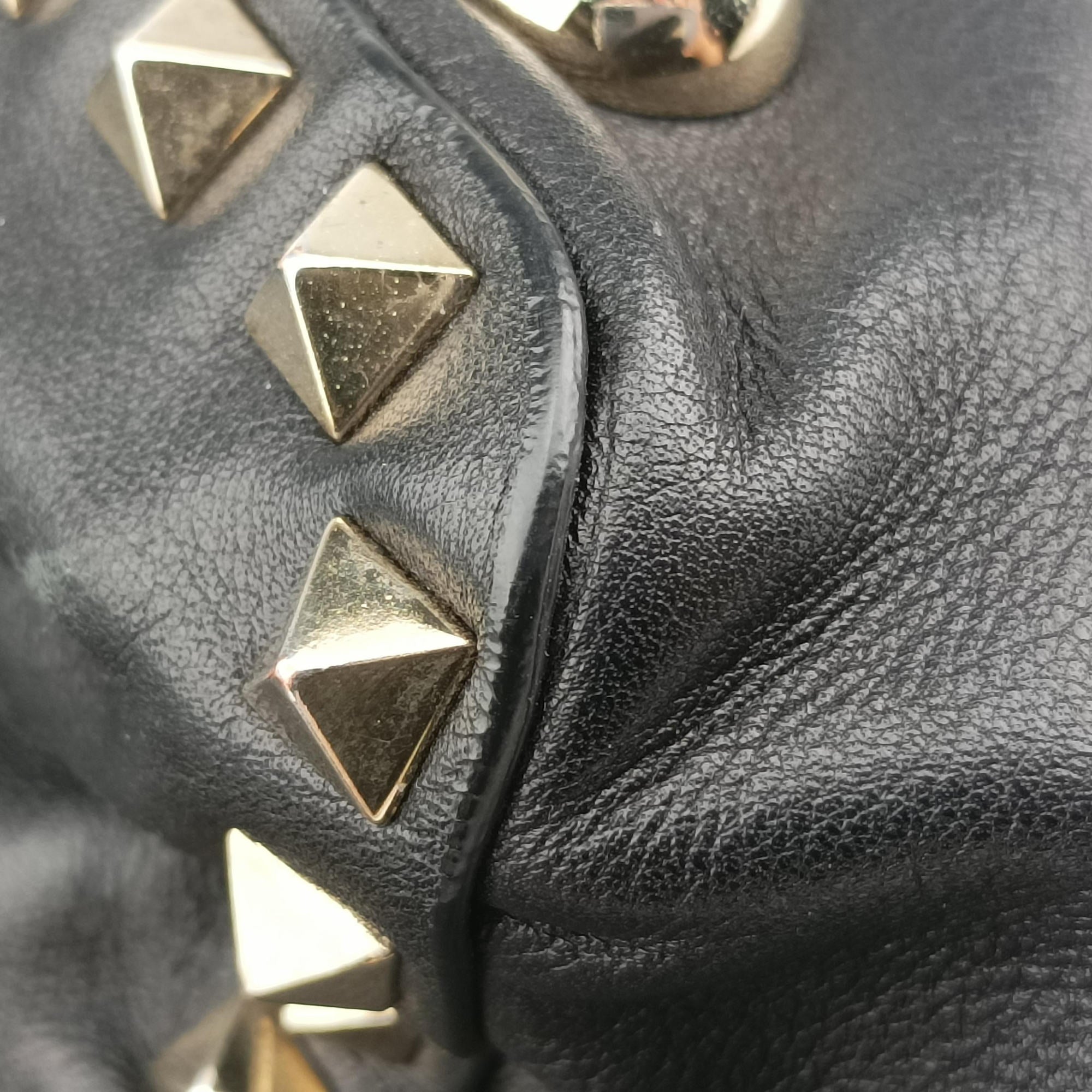 Pre-owned Valentino Rockstud Black Leather  shoulderbag | stylenewstar
