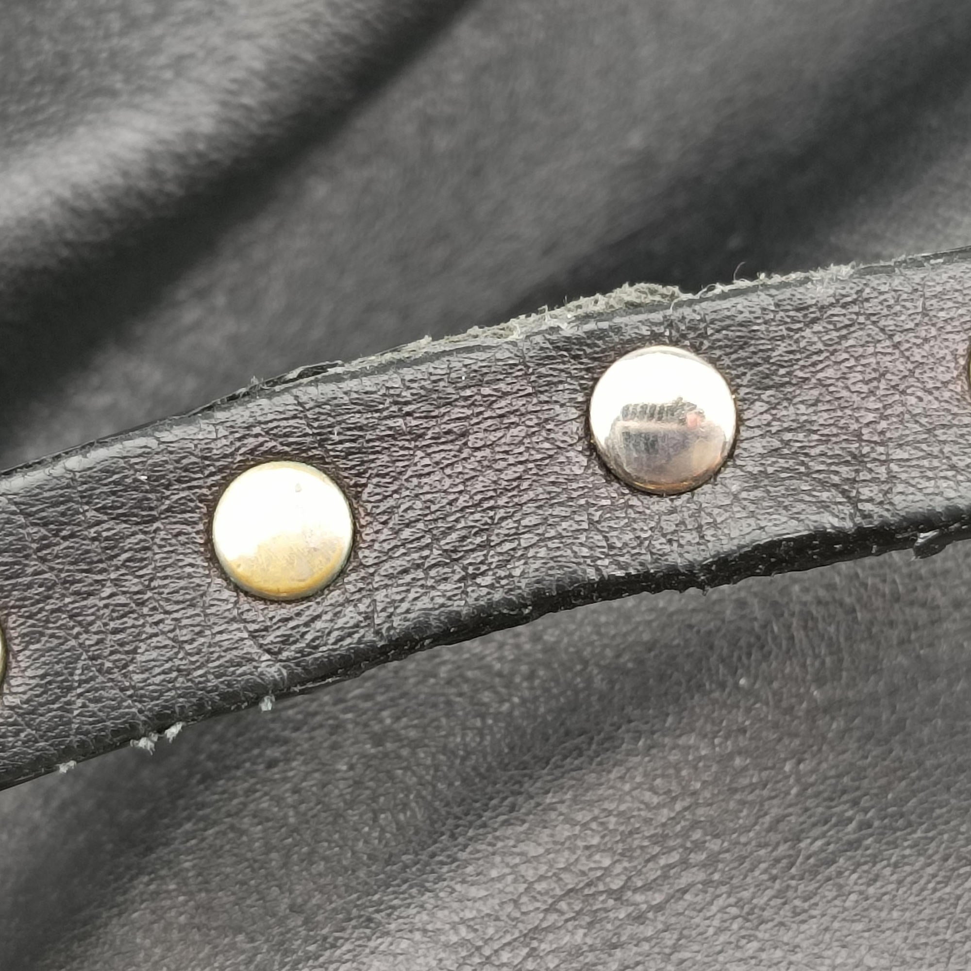 Pre-owned Valentino Rockstud Black Leather  shoulderbag | stylenewstar