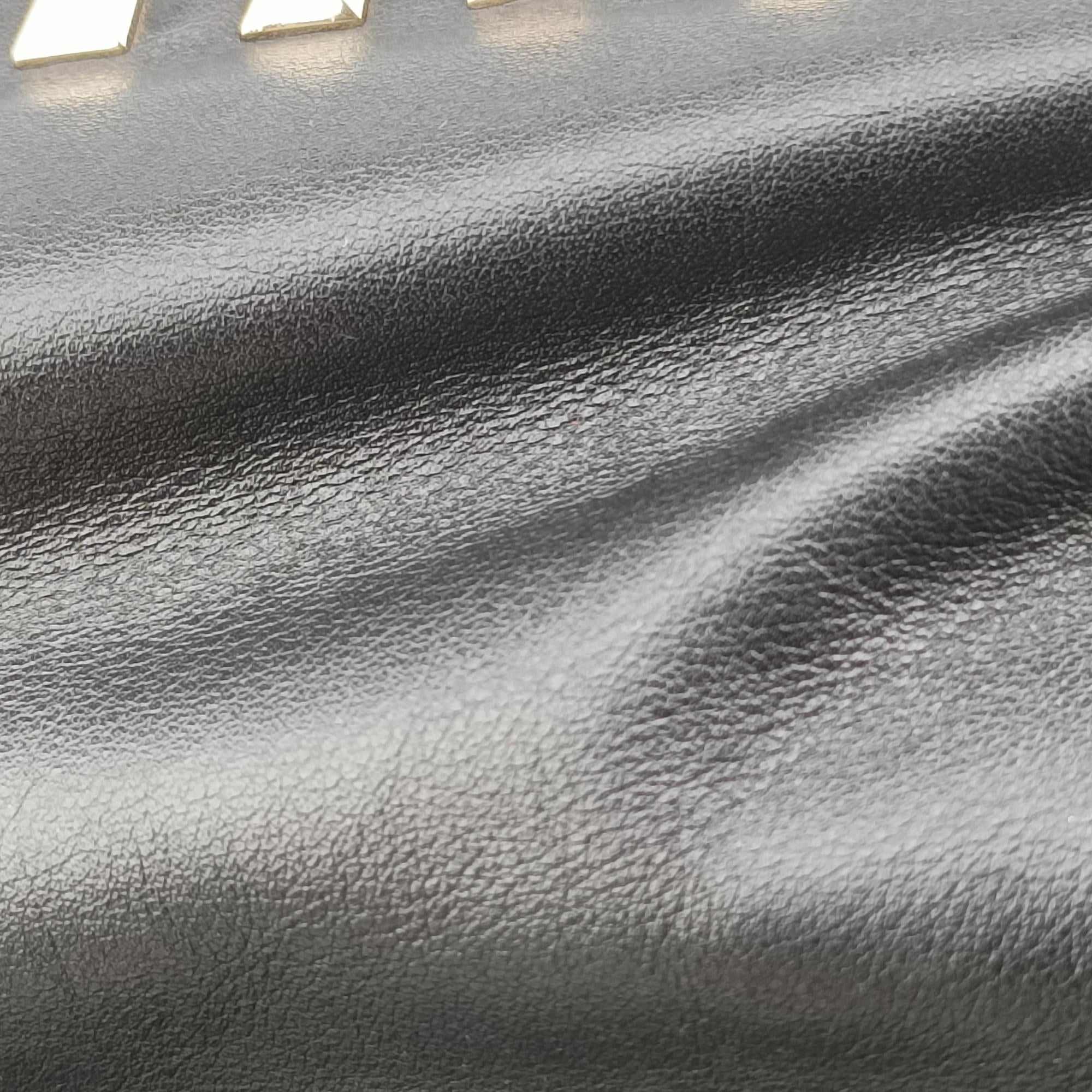 Pre-owned Valentino Rockstud Black Leather  shoulderbag | stylenewstar