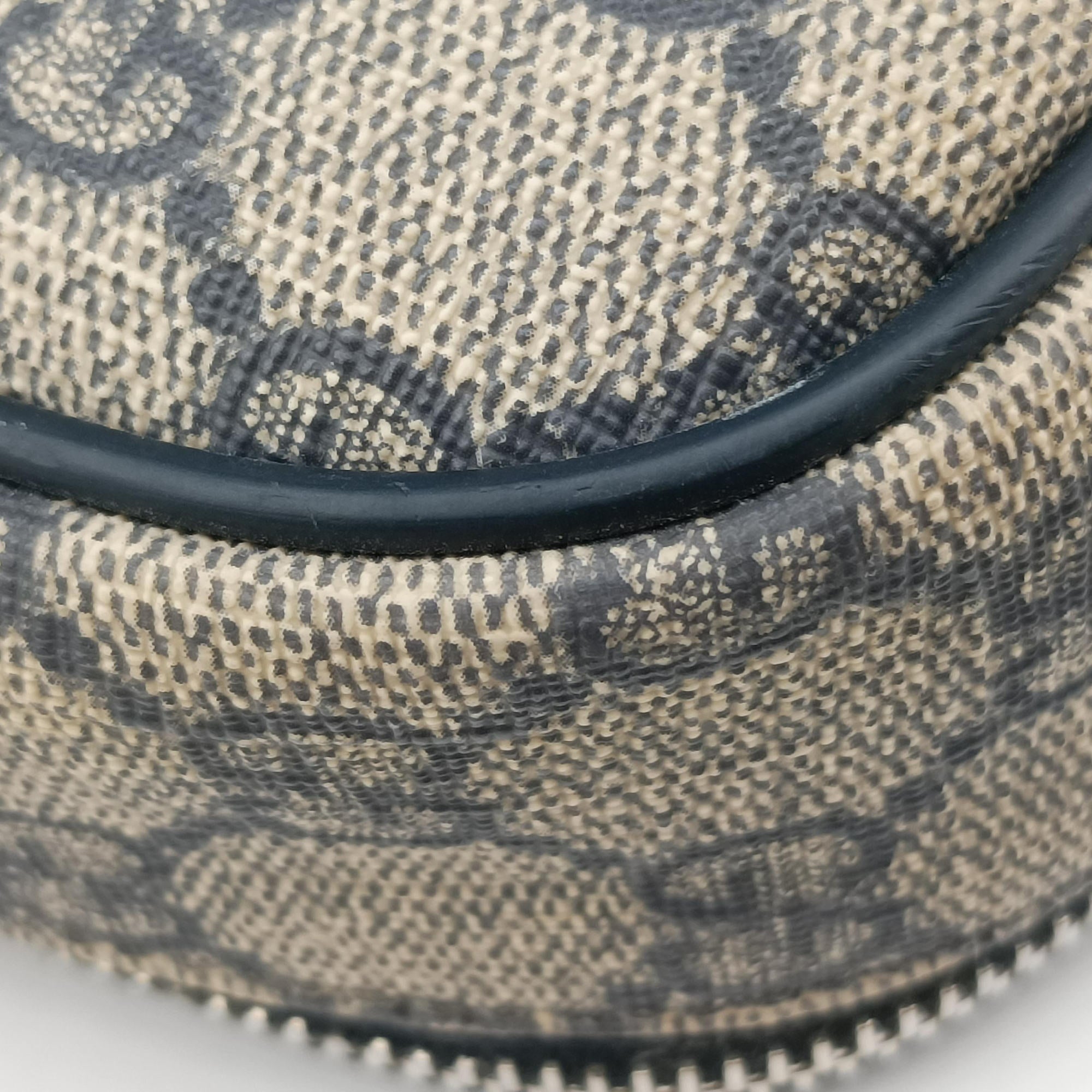Vintage Gucci GG Supreme Briefcase Business Beige×Navy PVC coated canvas×Leather 223667 handbag | stylenewstar