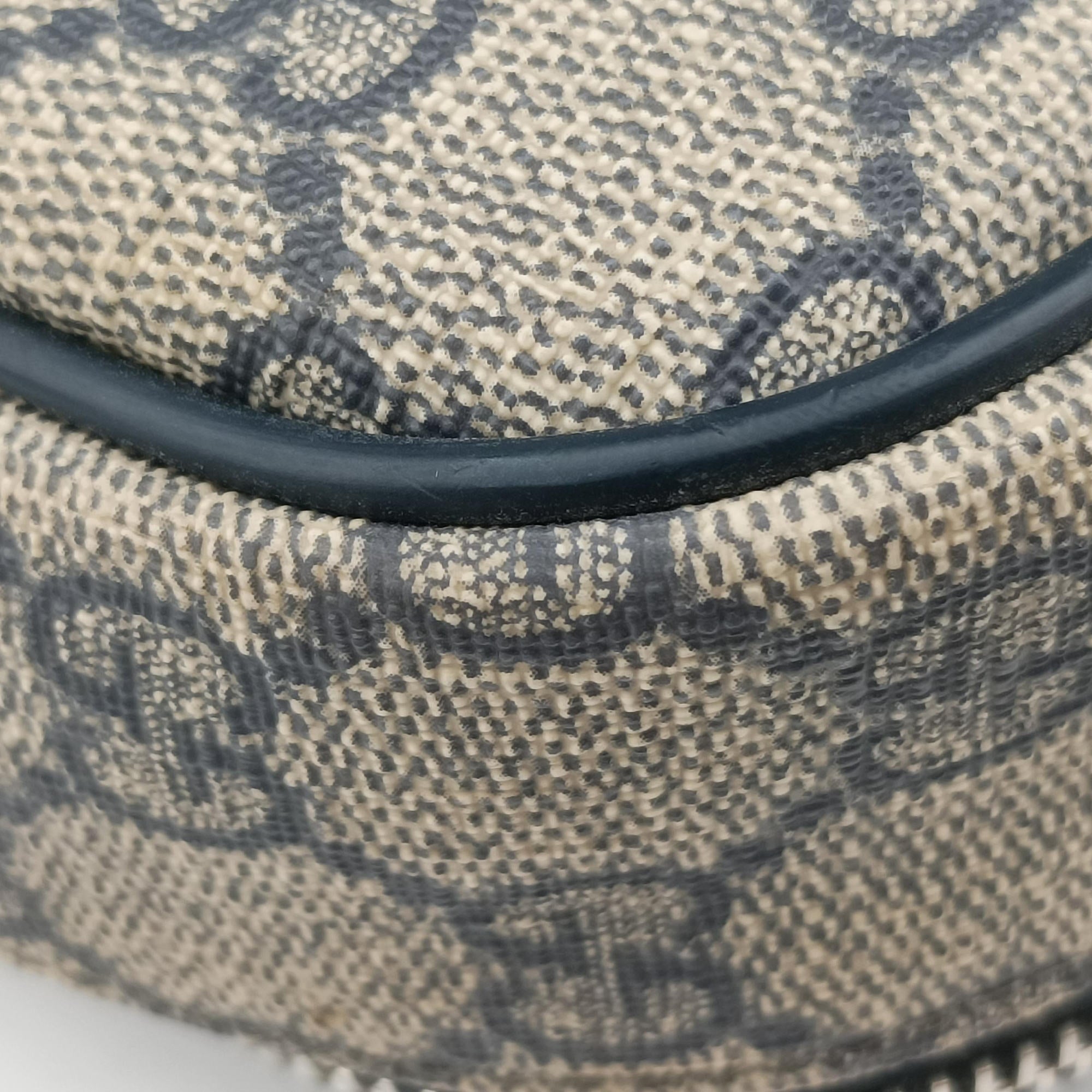 Vintage Gucci GG Supreme Briefcase Business Beige×Navy PVC coated canvas×Leather 223667 handbag | stylenewstar