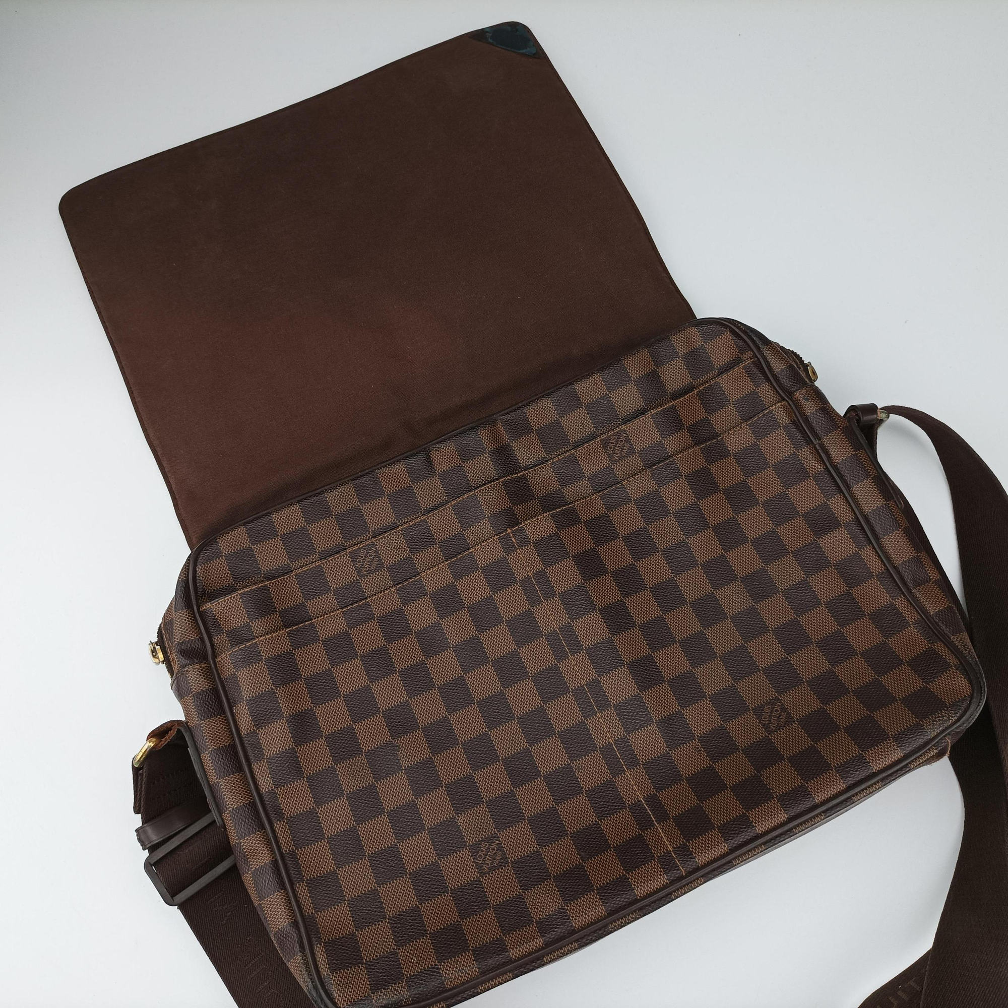 Secondhand Louis Vuitton Abbesses EBENE Damier Canvas M45257 shoulderbag | stylenewstar