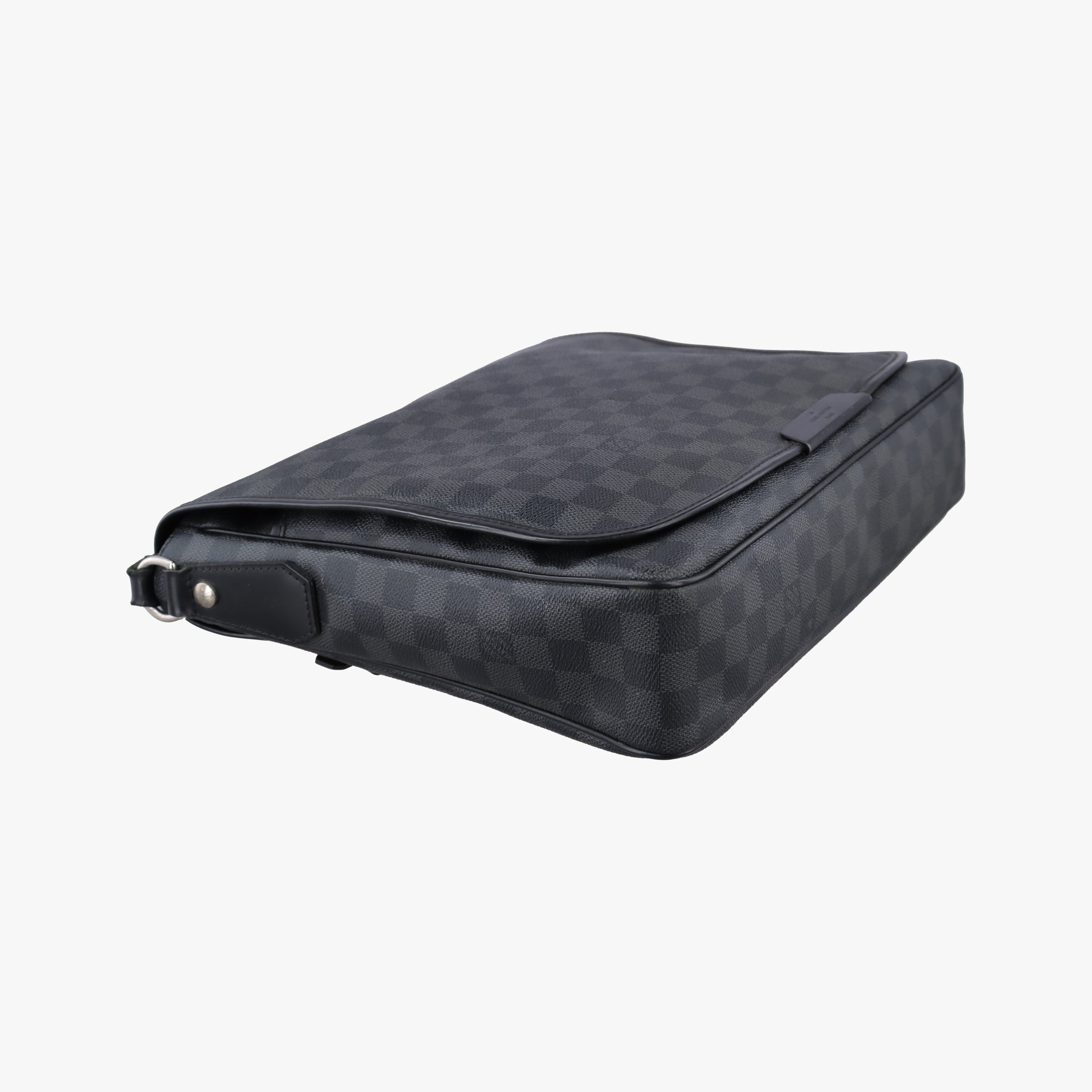 Secondhand Louis Vuitton DANIEL MM Noir Damier Graphite N58029 shoulderbag | stylenewstar