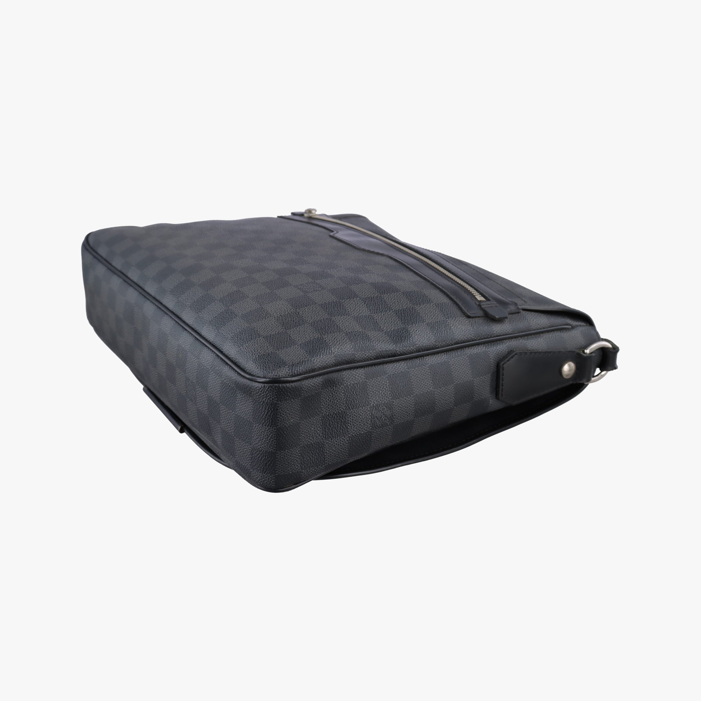 Secondhand Louis Vuitton DANIEL MM Noir Damier Graphite N58029 shoulderbag | stylenewstar