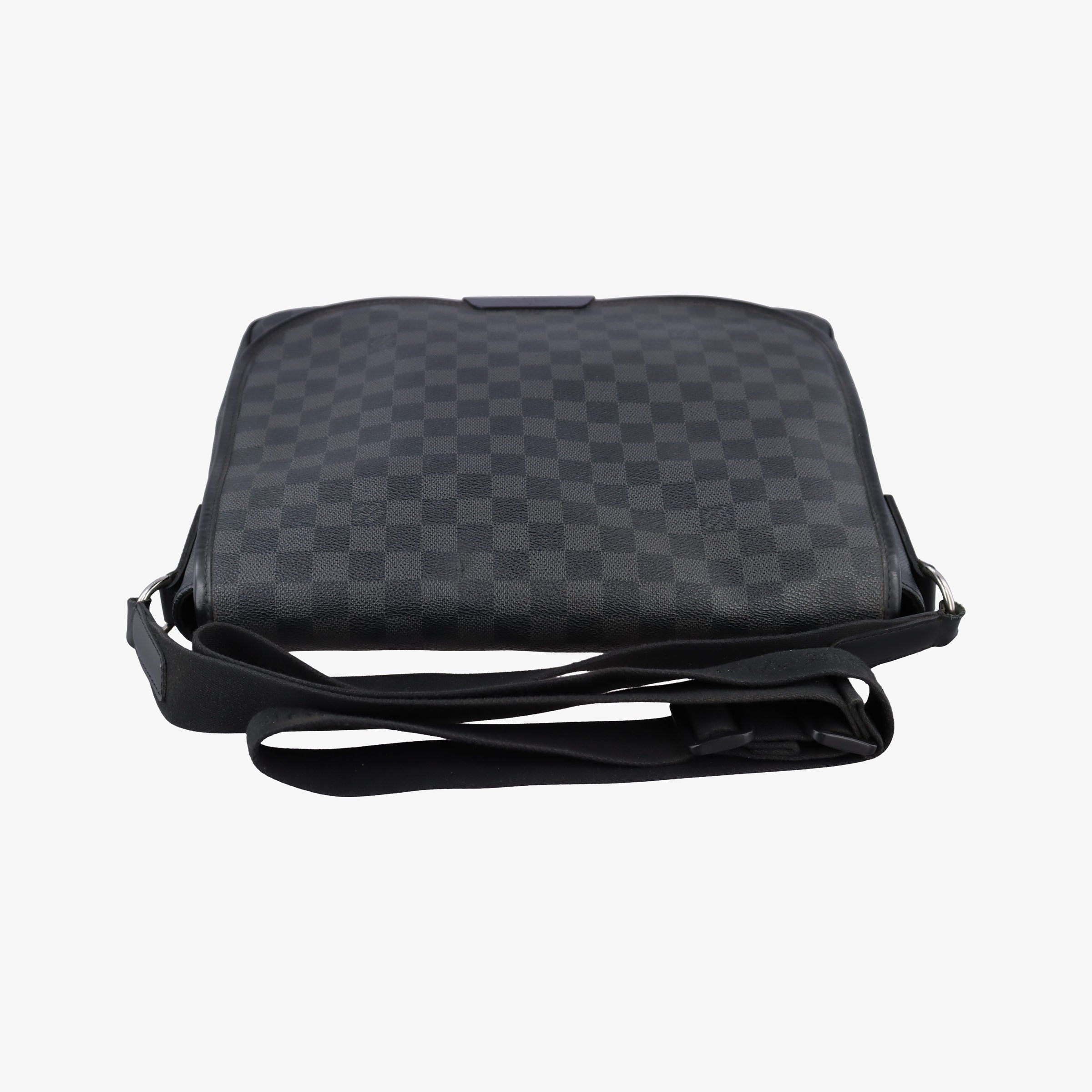 Secondhand Louis Vuitton DANIEL MM Noir Damier Graphite N58029 shoulderbag | stylenewstar