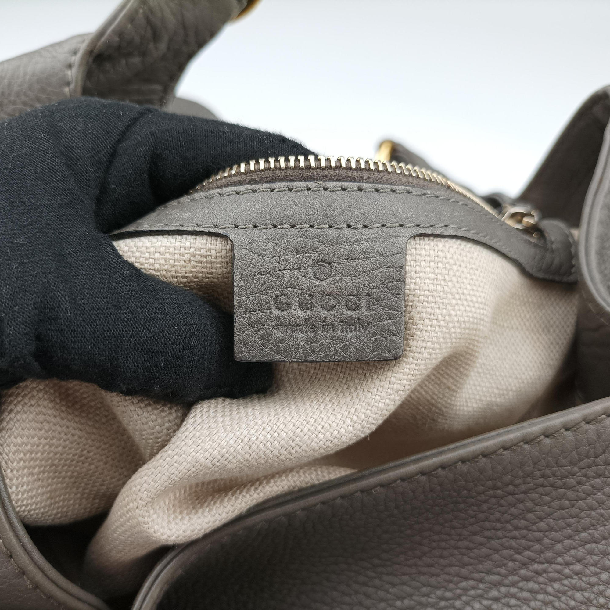 Pre-owned Gucci Greenwich Medium Grey Leather 268747 handbag | stylenewstar
