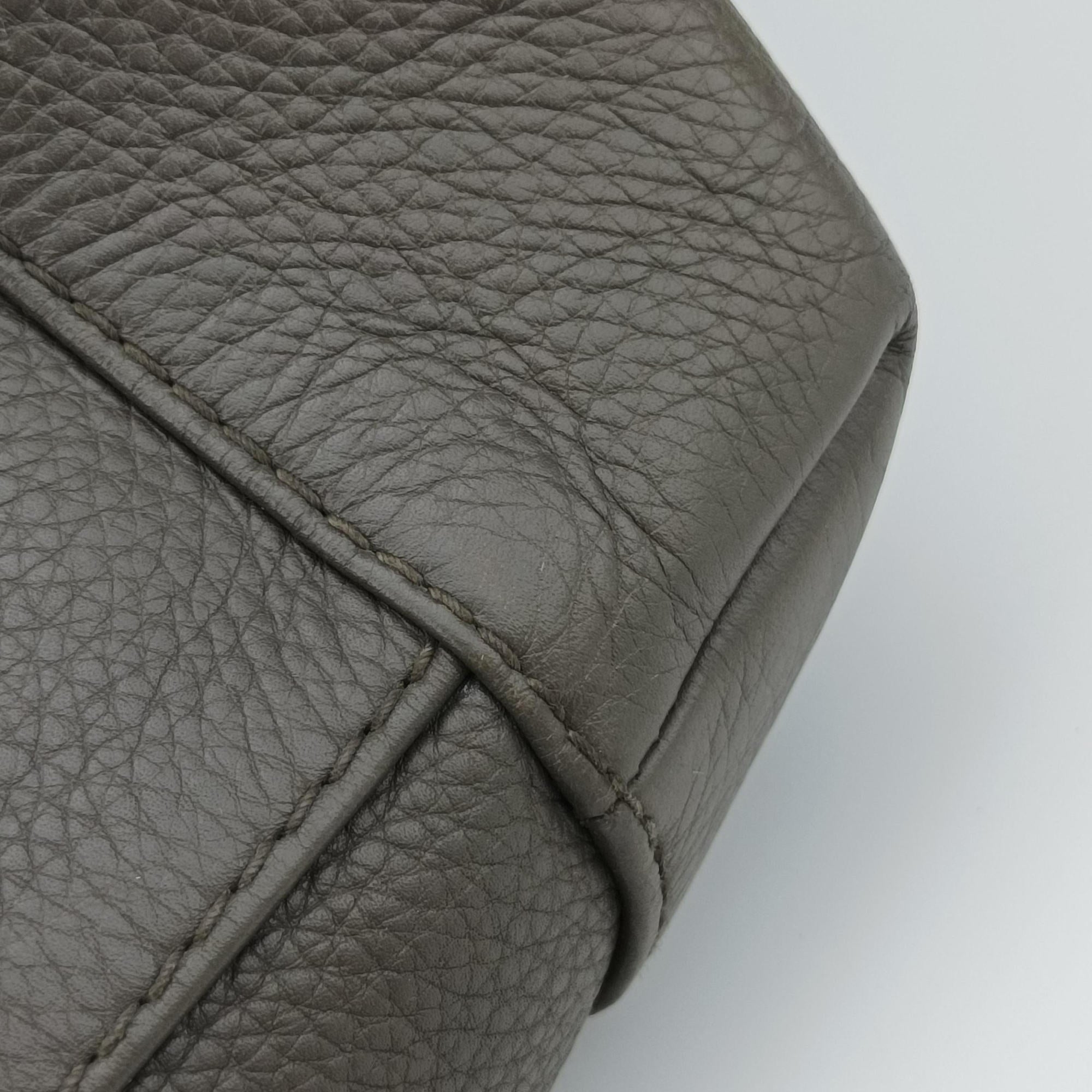 Pre-owned Gucci Greenwich Medium Grey Leather 268747 handbag | stylenewstar