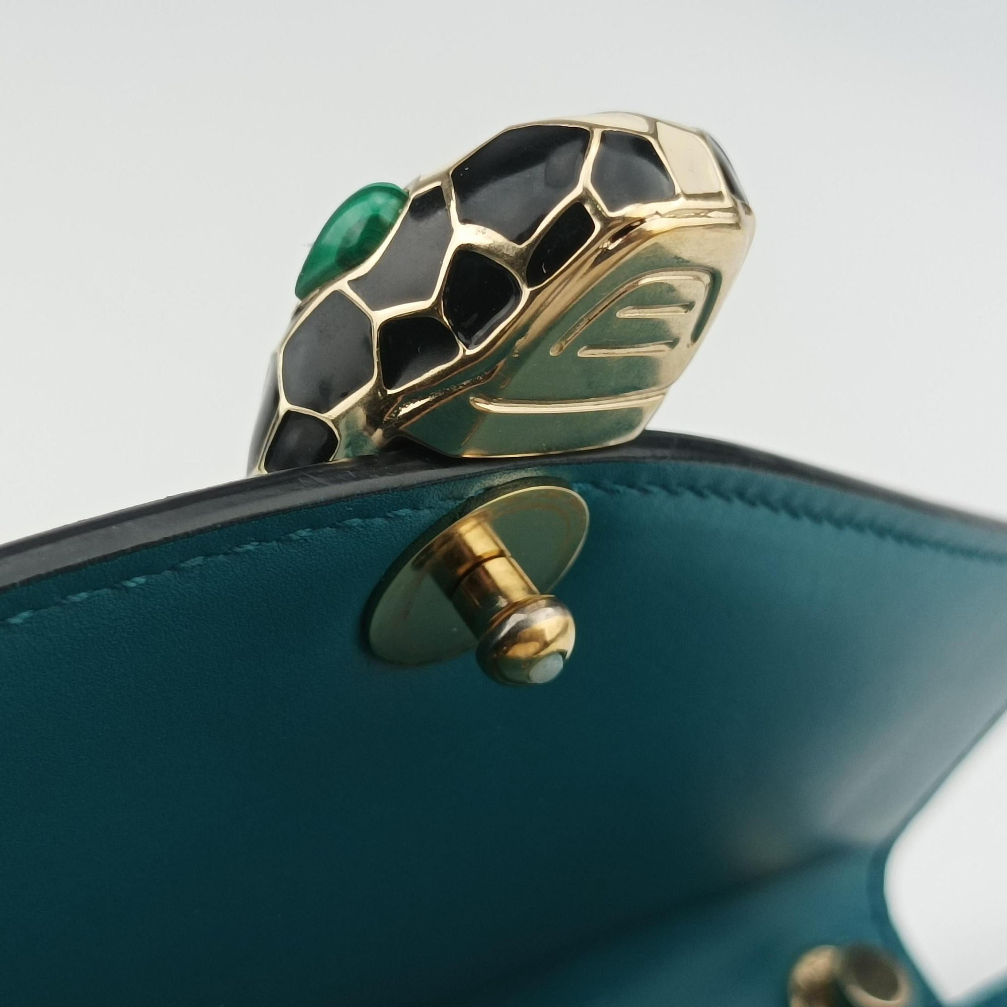 Pre-owned Bvlgari SERPENTI FOREVER Blue Leather  shoulderbag | stylenewstar