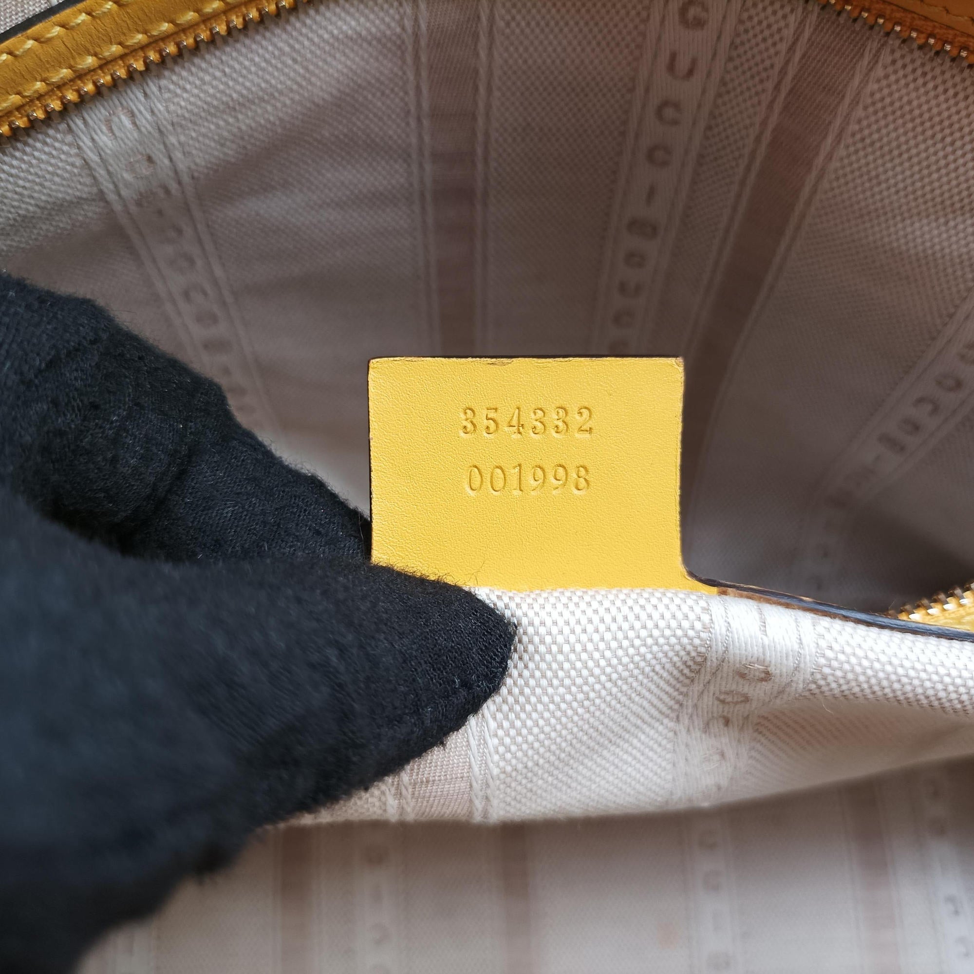Pre-owned Gucci Bright Diamante Yellow Leather 354332 handbag | stylenewstar