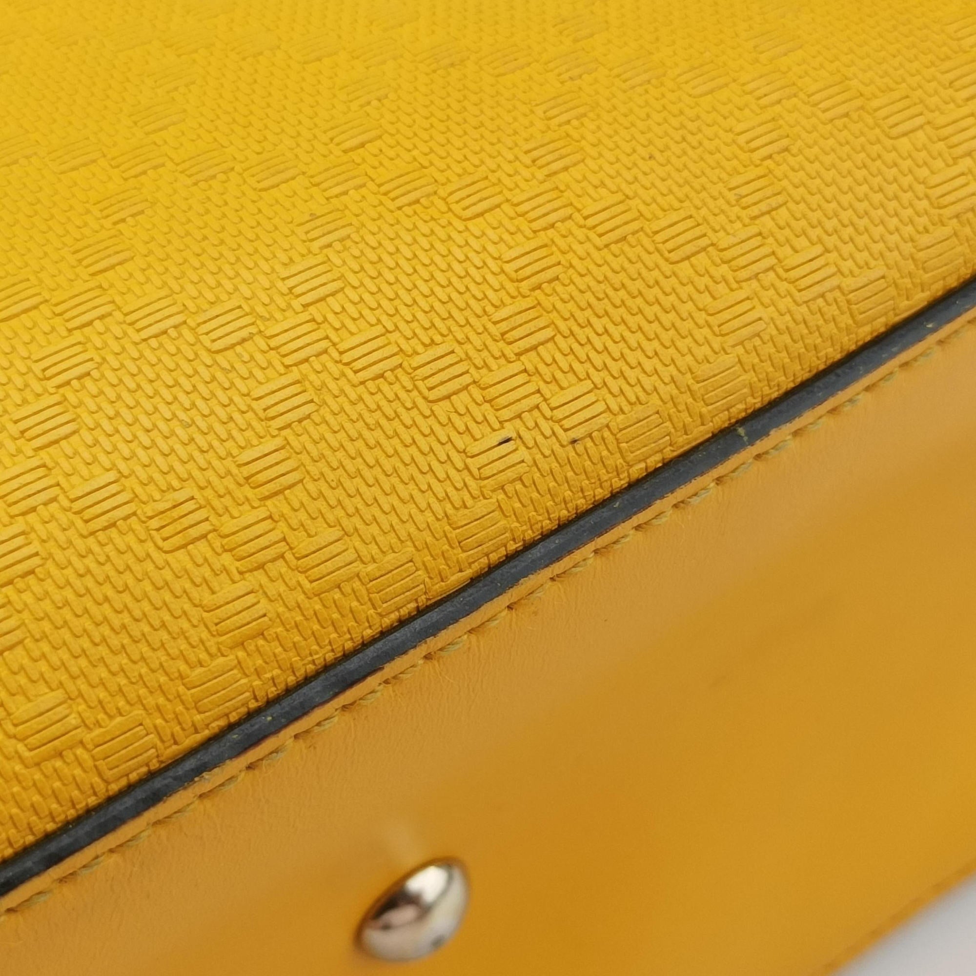 Pre-owned Gucci Bright Diamante Yellow Leather 354332 handbag | stylenewstar