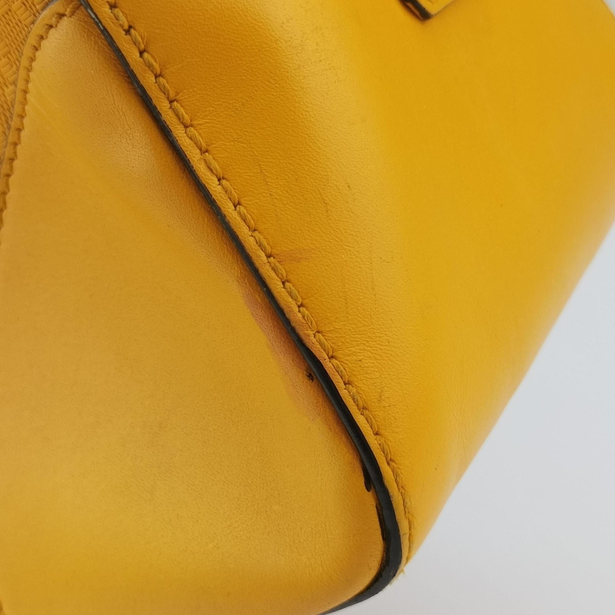 Pre-owned Gucci Bright Diamante Yellow Leather 354332 handbag | stylenewstar