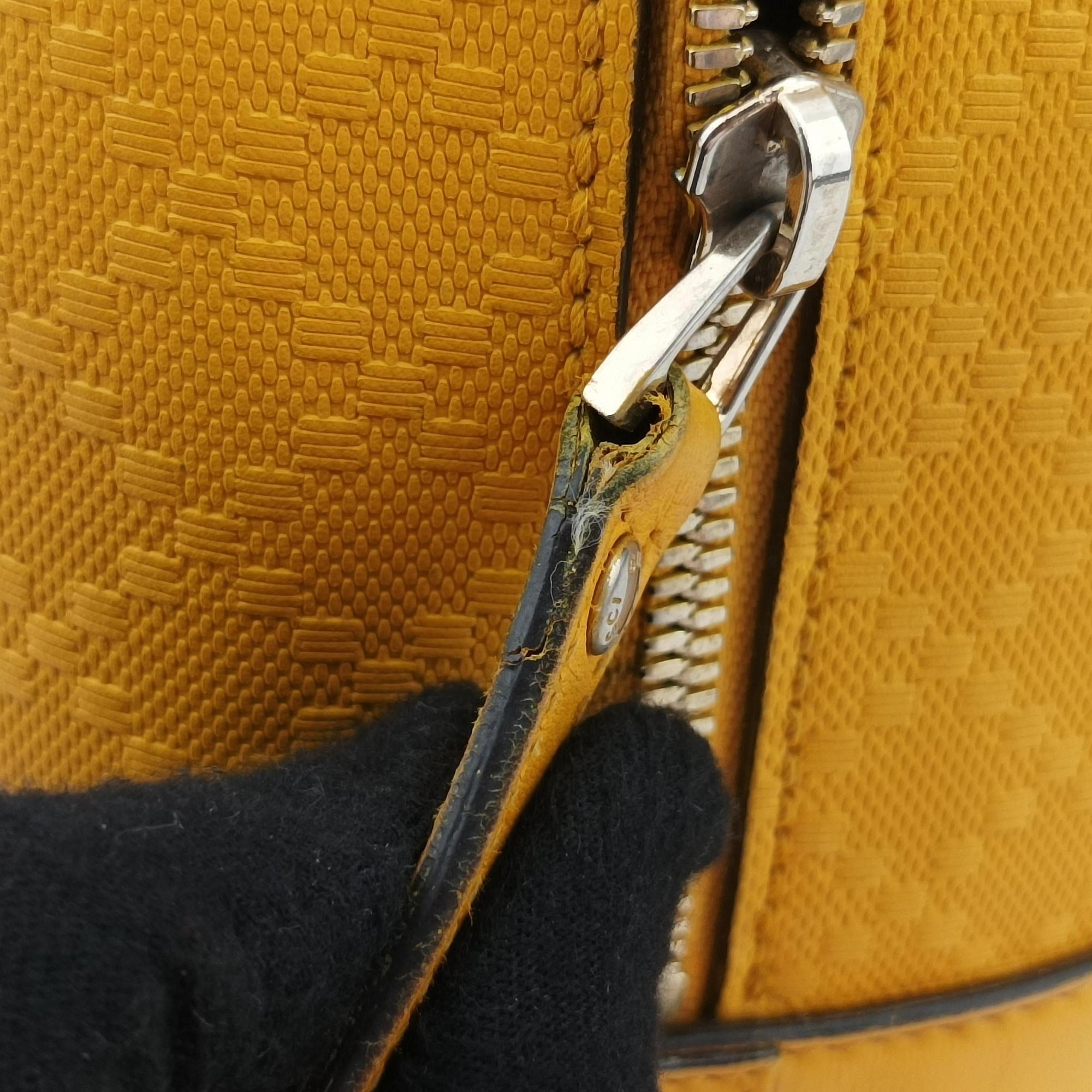 Pre-owned Gucci Bright Diamante Yellow Leather 354332 handbag | stylenewstar