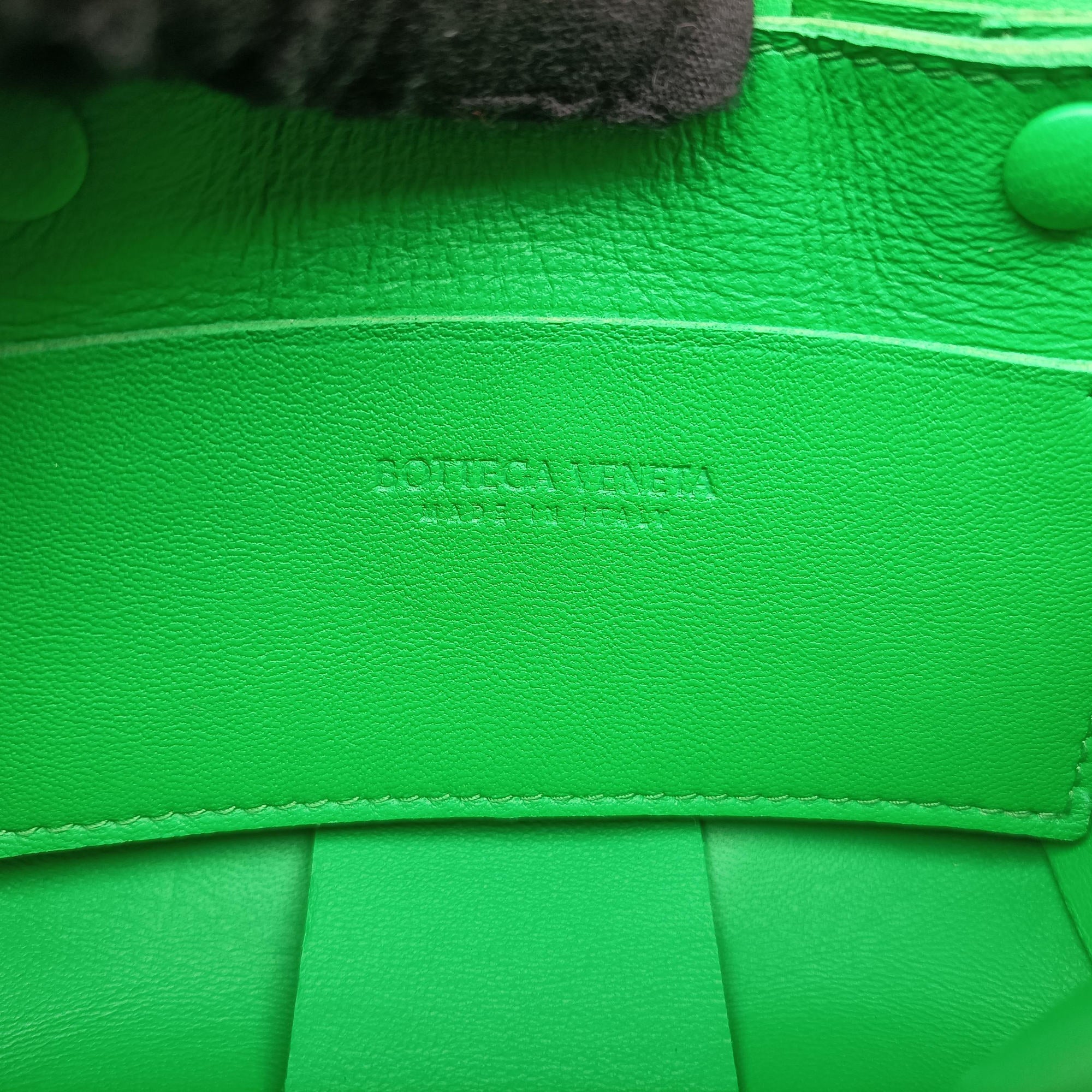 Pre-owned Bottega Veneta candy cassette Green lambskin  shoulderbag | stylenewstar
