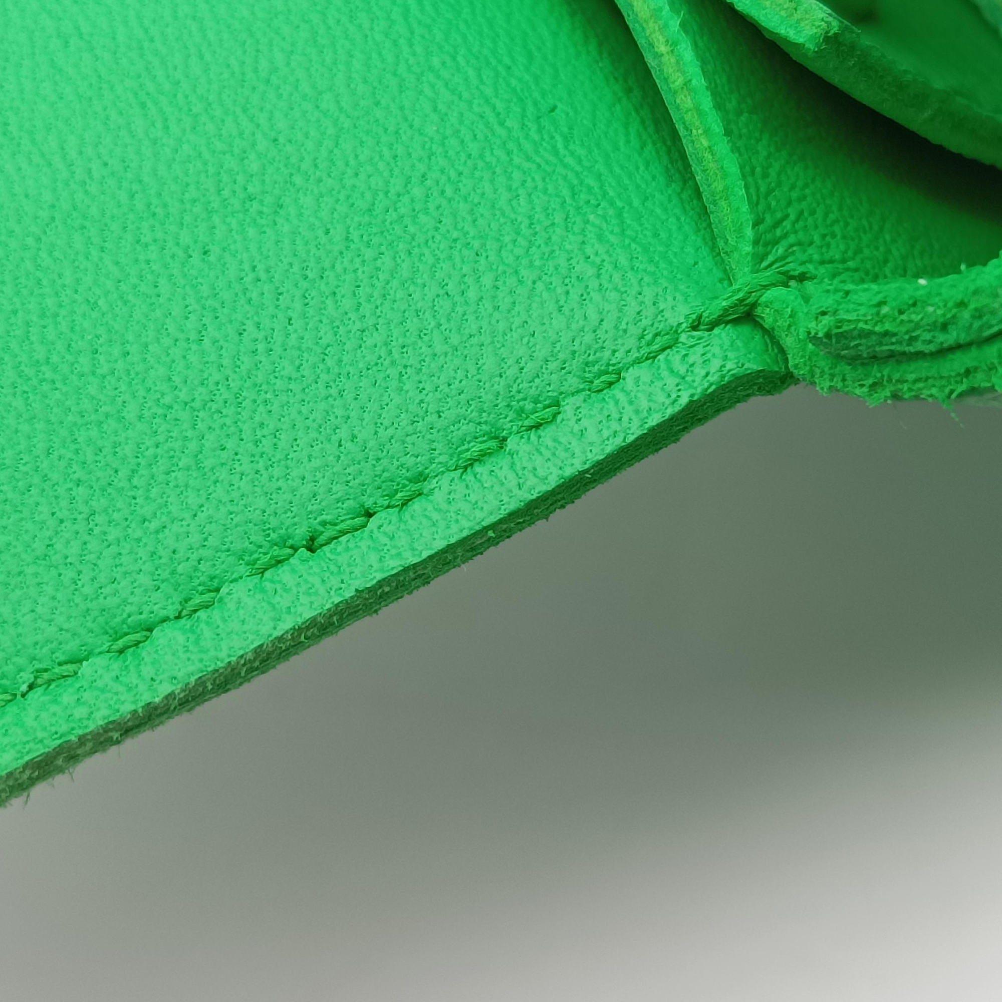 Pre-owned Bottega Veneta candy cassette Green lambskin  shoulderbag | stylenewstar