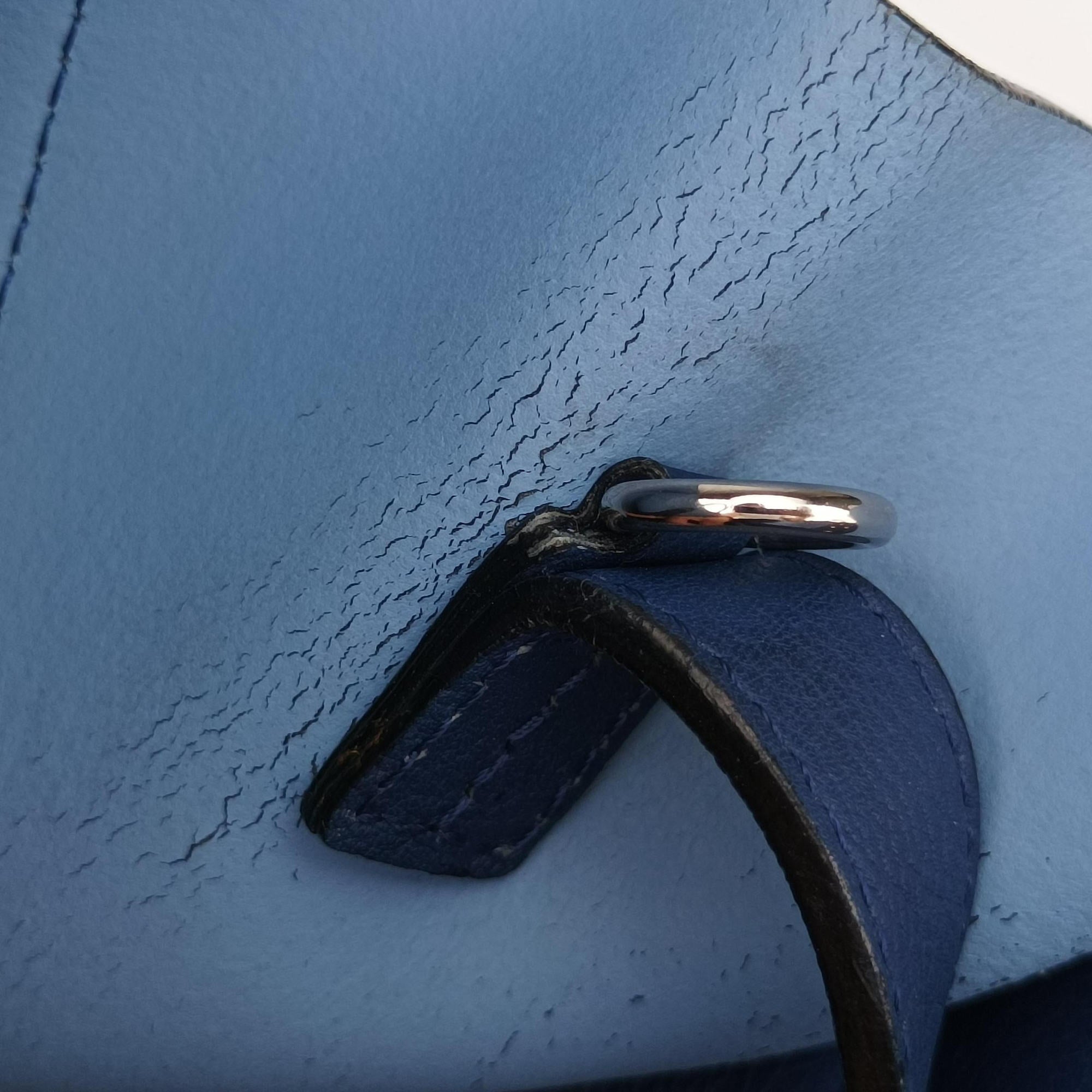 Pre-owned Christian Dior Open Bar Blue Leather  shoulderbag | stylenewstar