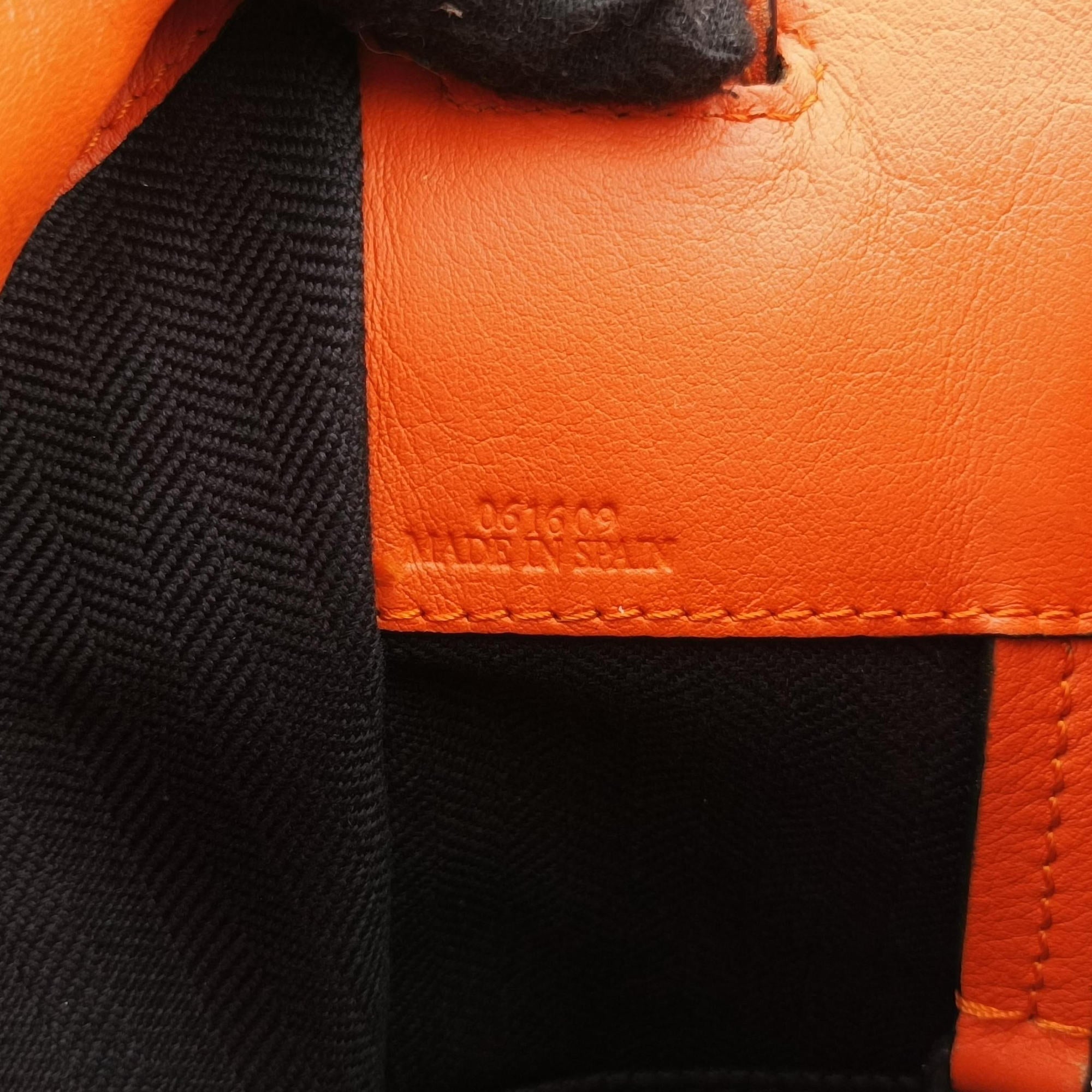 Secondhand Loewe hammock Orange leather  shoulderbag | stylenewstar