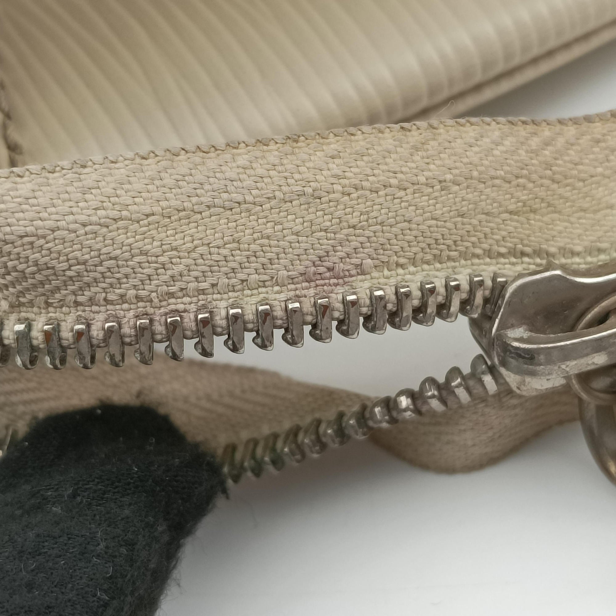Pre-owned Louis Vuitton Brea MM IVOIRE EPI M40330 shoulderbag | stylenewstar