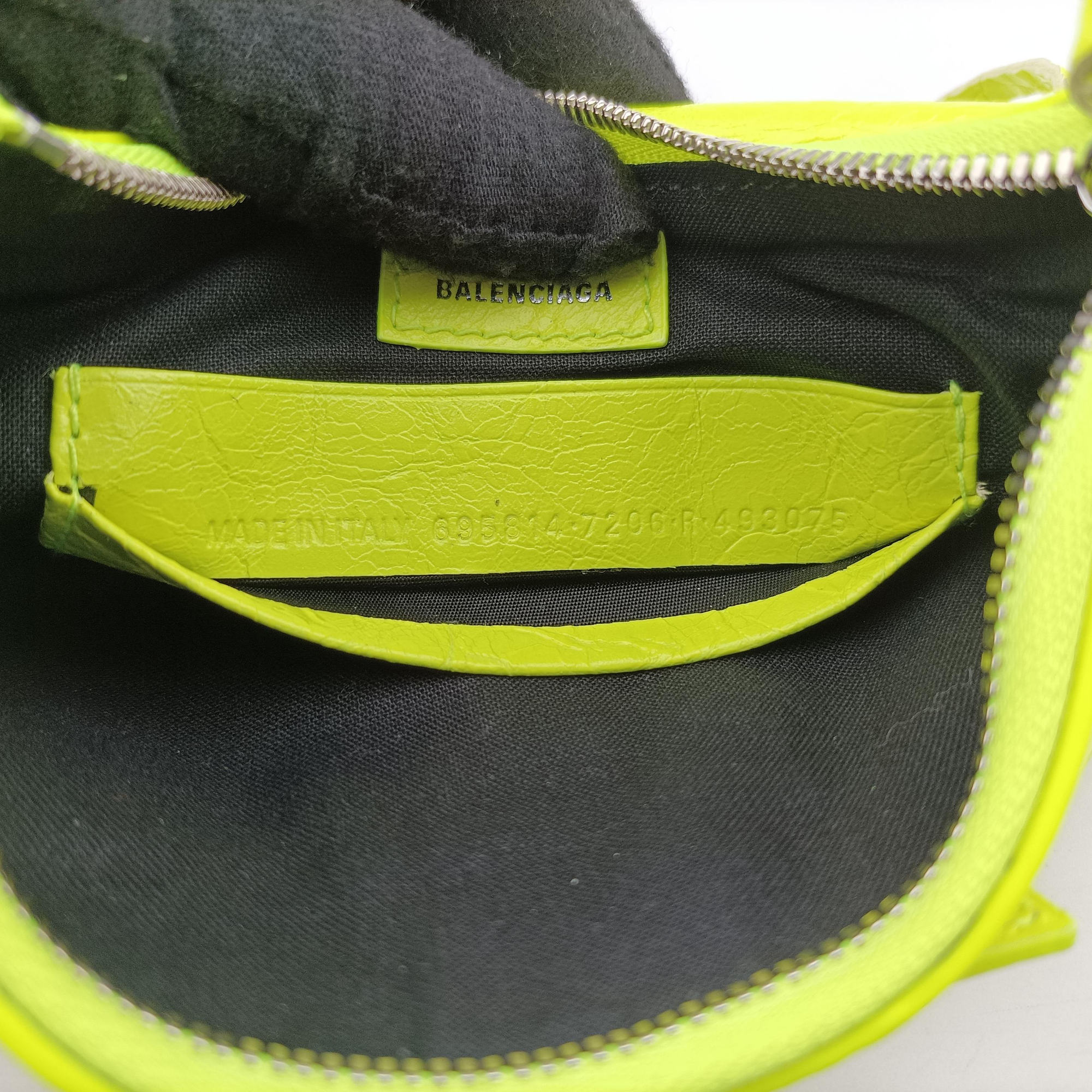 Pre-owned Balenciaga Le Cagole Green lambskin  shoulderbag | stylenewstar