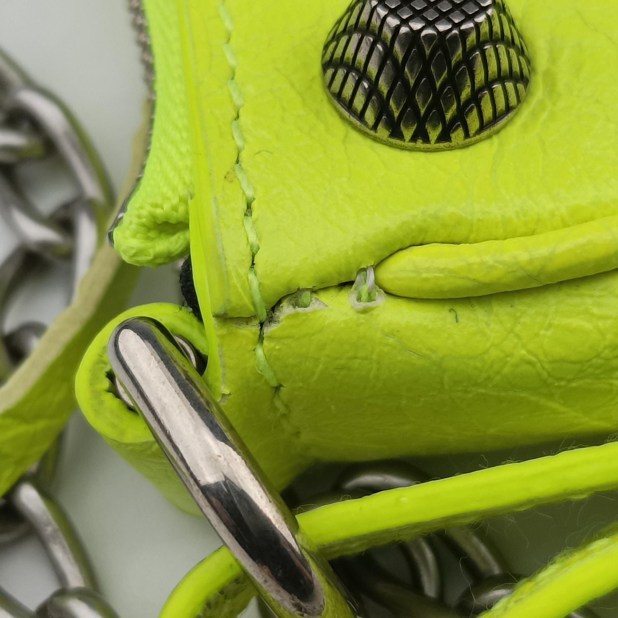 Pre-owned Balenciaga Le Cagole Green lambskin  shoulderbag | stylenewstar