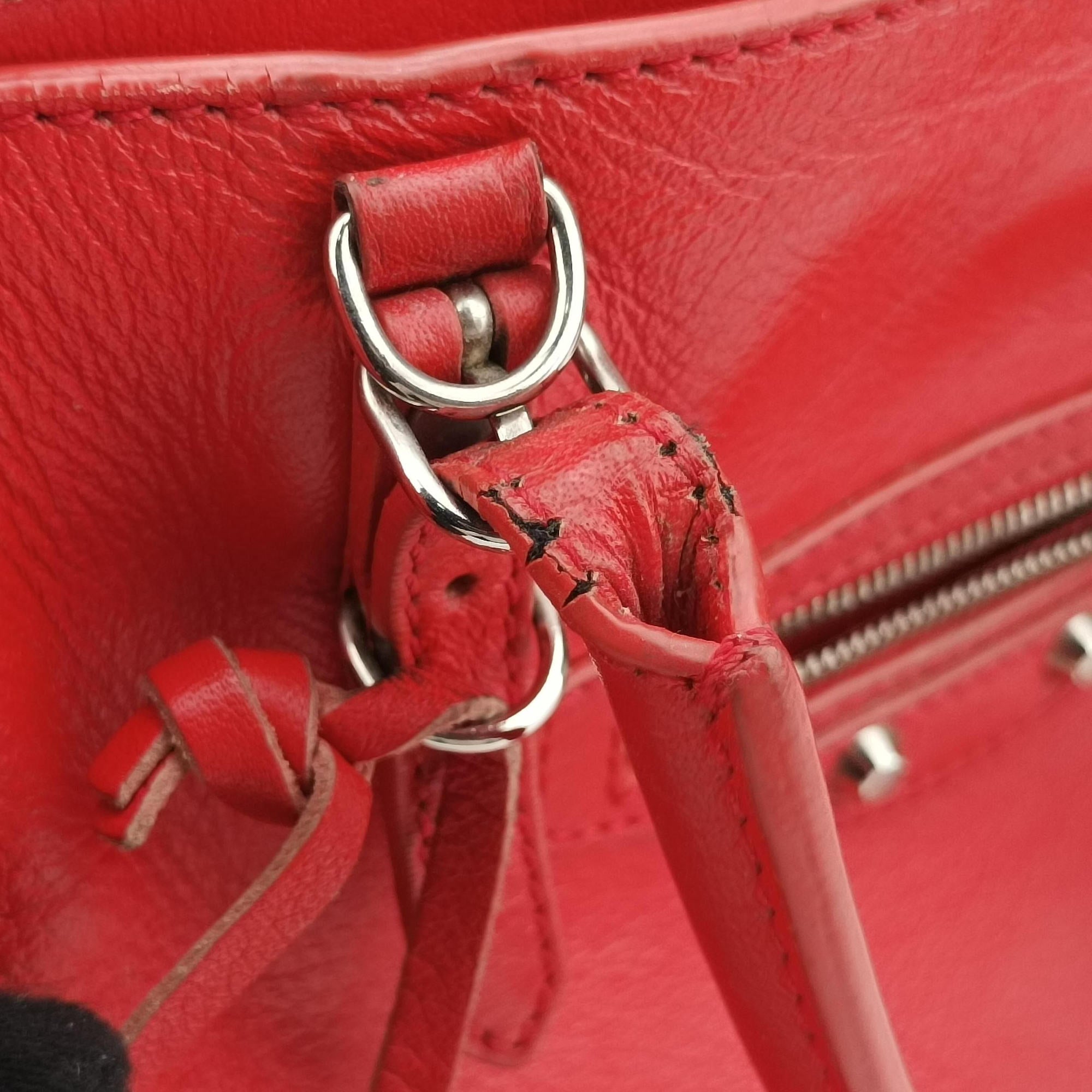 Pre-owned Balenciaga Paper A6 Zip Around Red Lambskin 370926 shoulderbag | stylenewstar