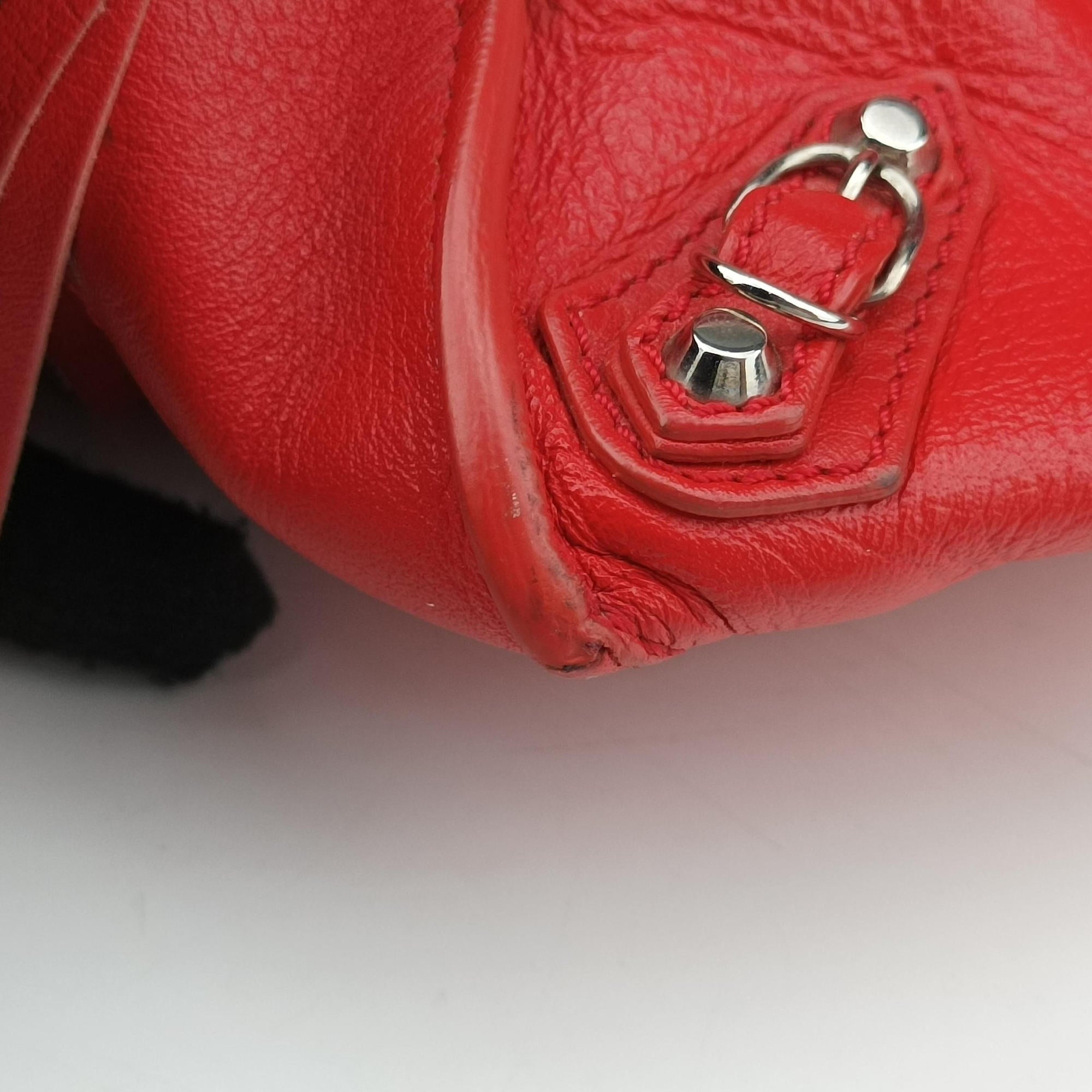 Pre-owned Balenciaga Paper A6 Zip Around Red Lambskin 370926 shoulderbag | stylenewstar