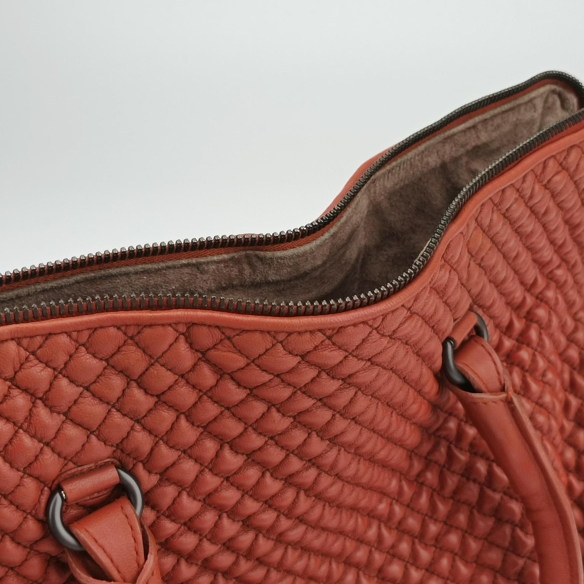 Pre-owned Bottega Veneta Intrecciato Maroon lambskin  handbag | stylenewstar
