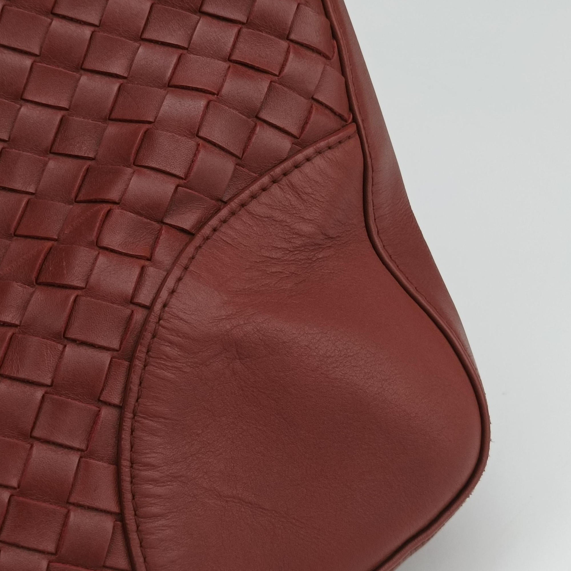 Pre-owned Bottega Veneta Intrecciato Shopper Acatl Red lambskin  handbag | stylenewstar