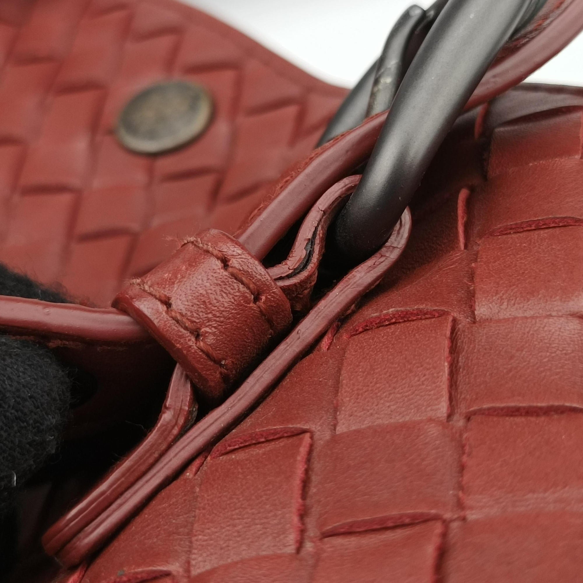 Pre-owned Bottega Veneta Intrecciato Shopper Acatl Red lambskin  handbag | stylenewstar