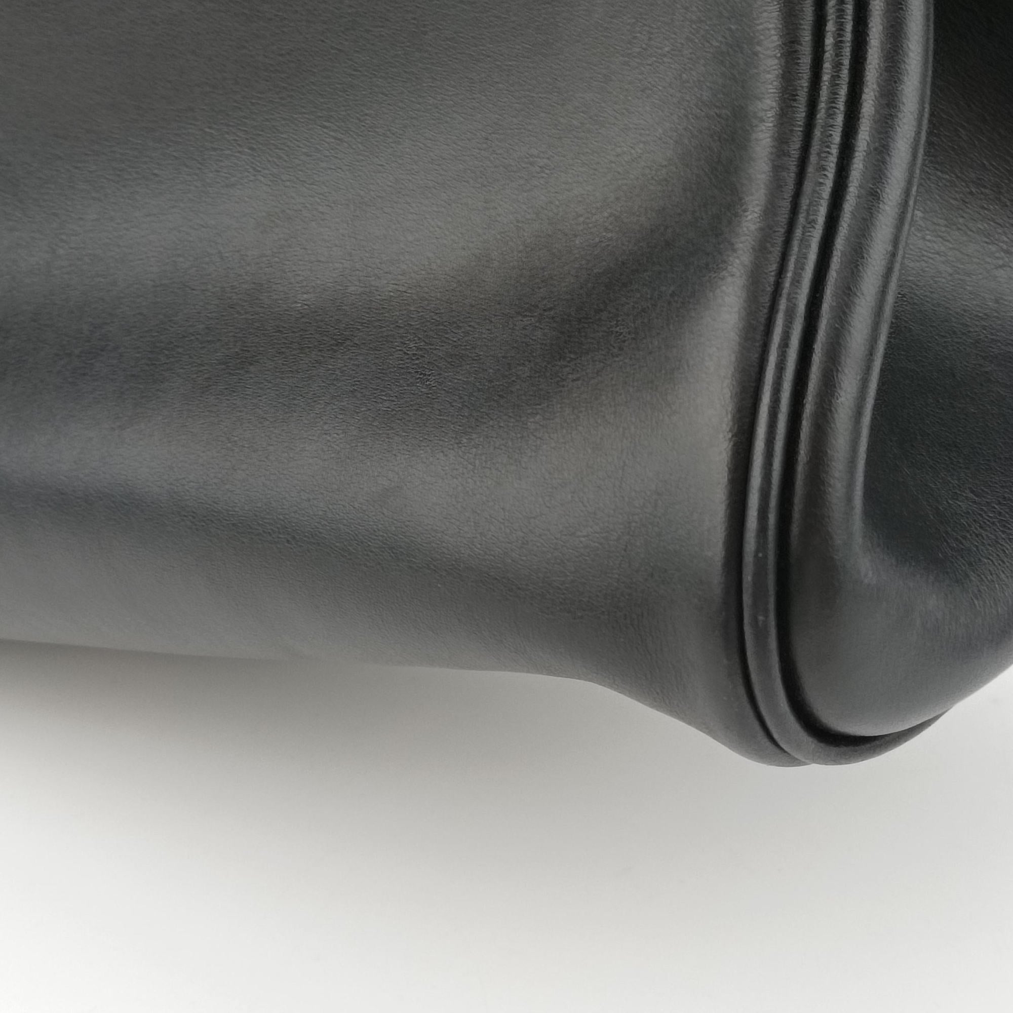 Pre-owned Ferragamo Gancini Black Leather FZ-21 H159 shoulderbag | stylenewstar