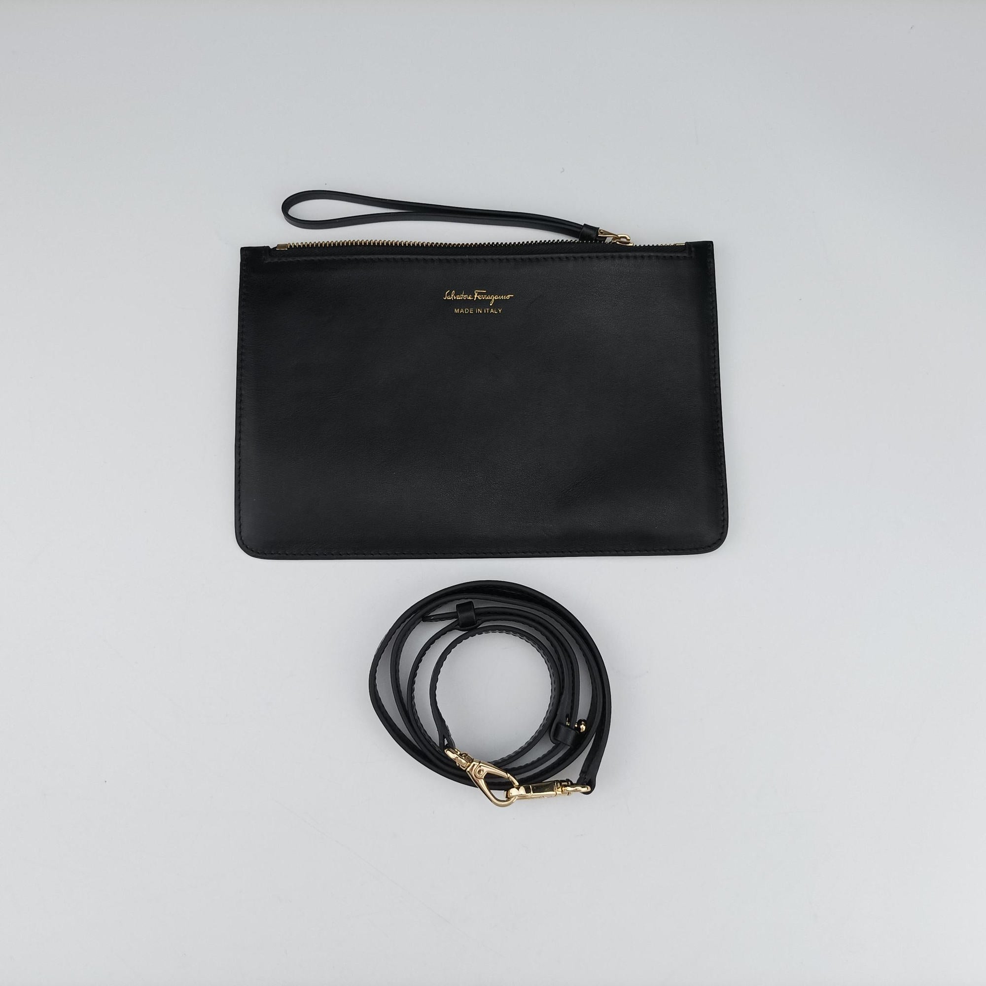 Pre-owned Ferragamo Gancini Black Leather FZ-21 H159 shoulderbag | stylenewstar