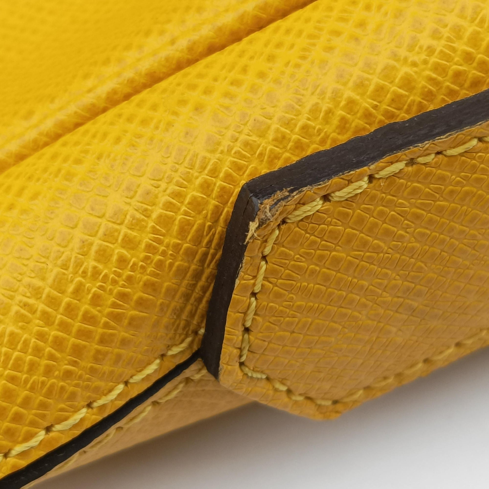 Pre-owned Louis Vuitton Porte Documents Voyage Jaune Taiga M30636 handbag | stylenewstar