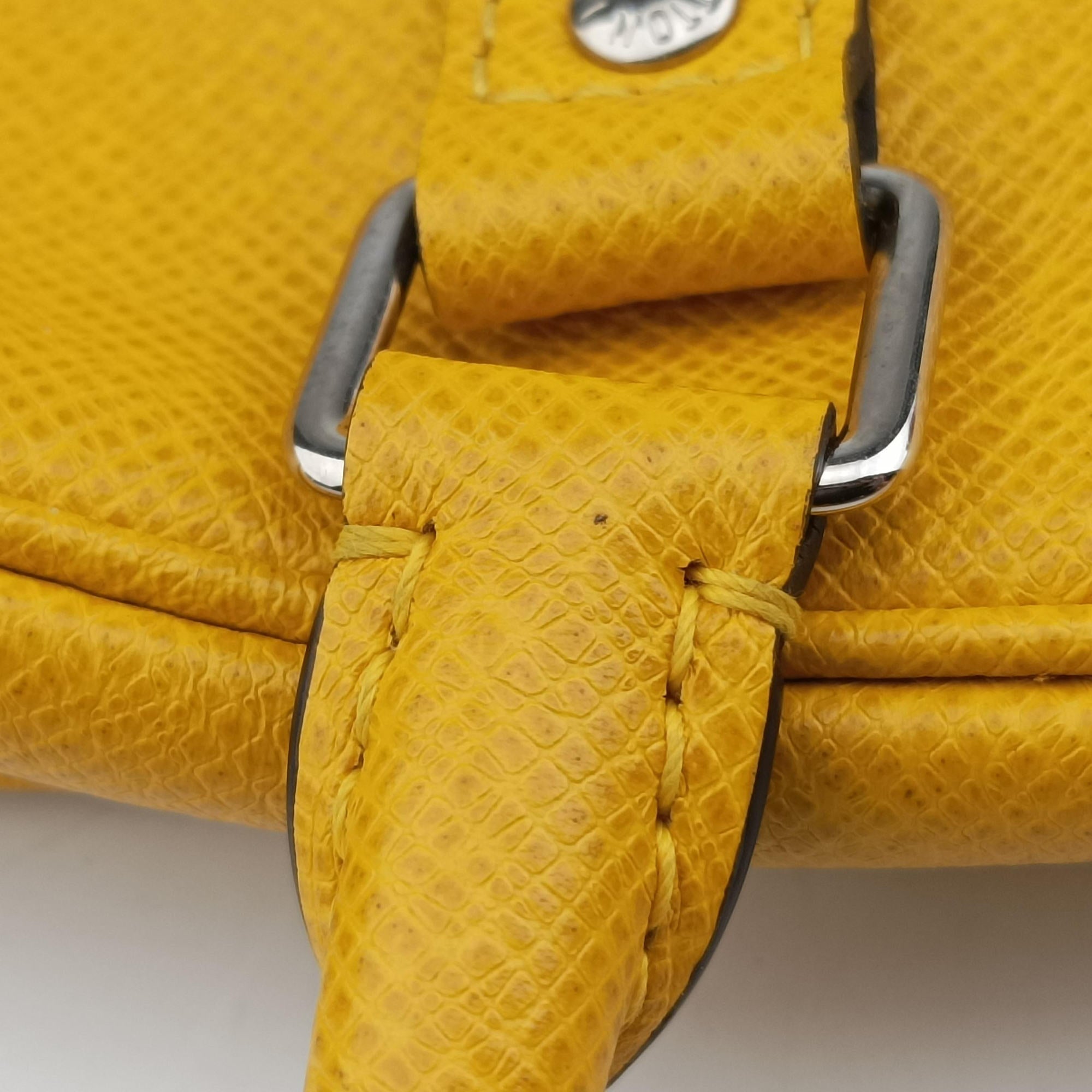 Pre-owned Louis Vuitton Porte Documents Voyage Jaune Taiga M30636 handbag | stylenewstar