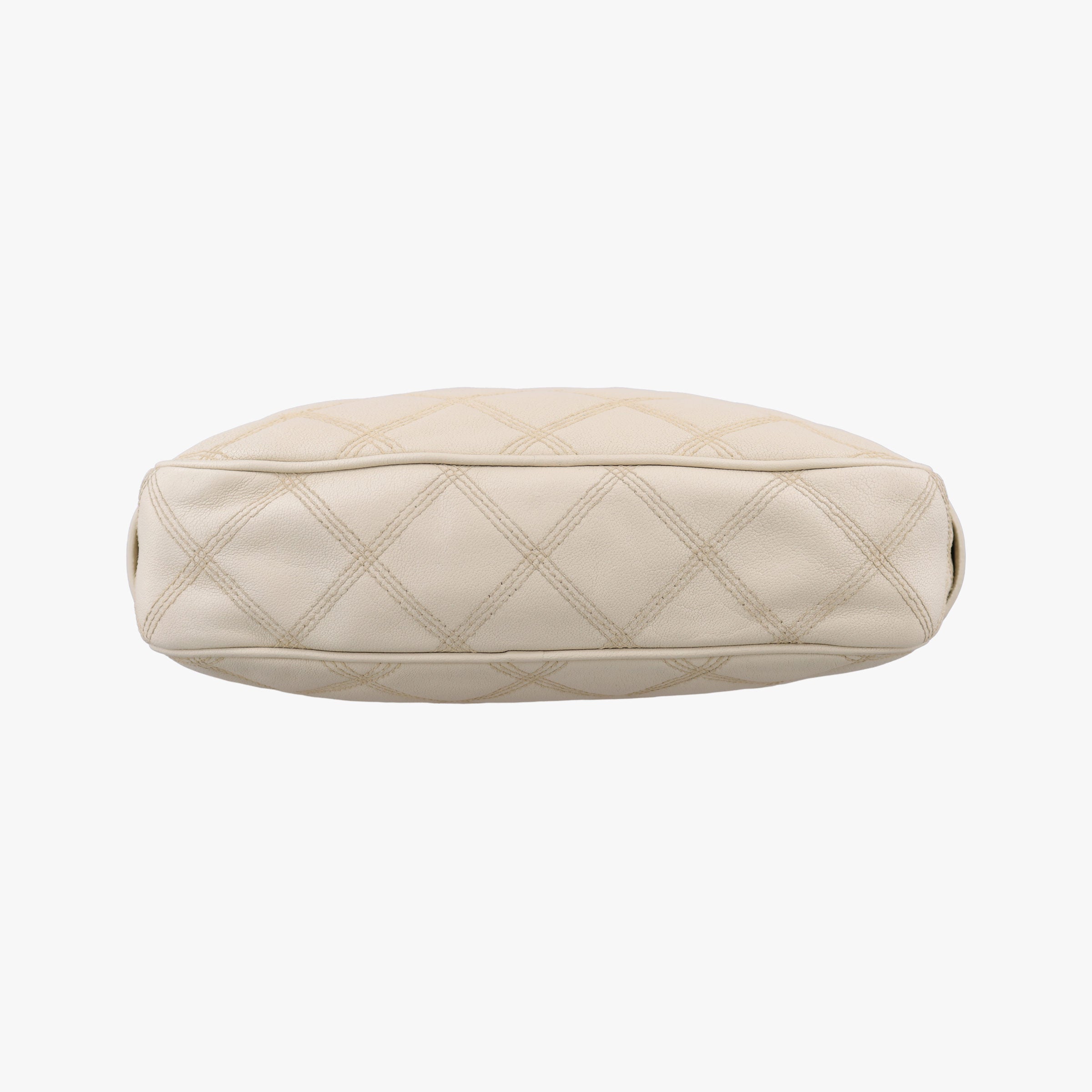 Pre-owned Yves Saint Laurent Quilted White Leather 582463 shoulderbag | stylenewstar