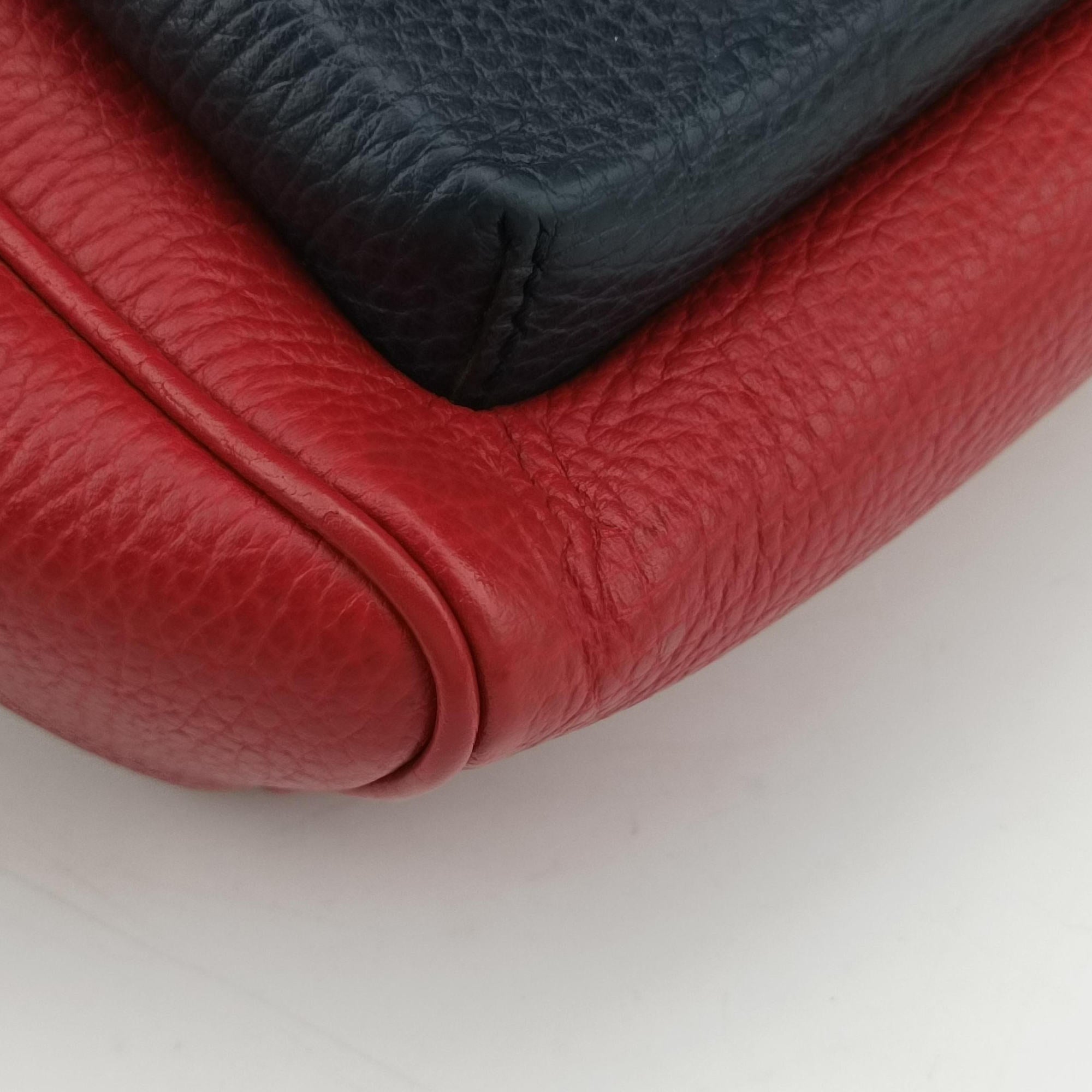 Pre-owned Gucci Soho Red Leather 431570 crossbodybag | stylenewstar