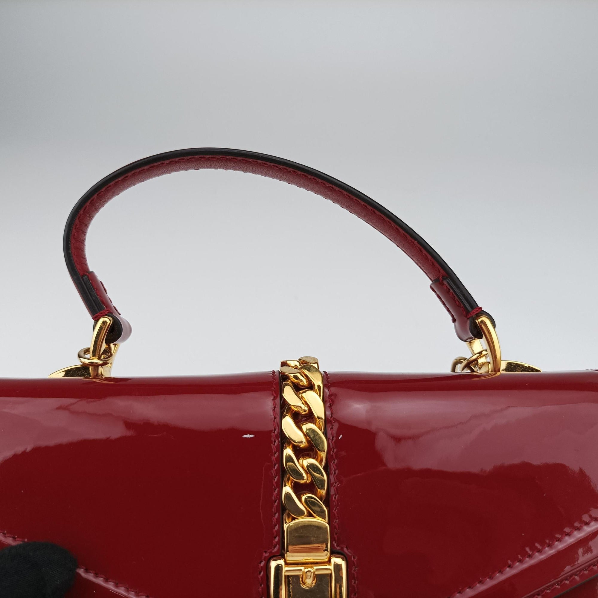 Pre-owned Gucci Sylvie Red Patent Leather 589479 shoulderbag | stylenewstar