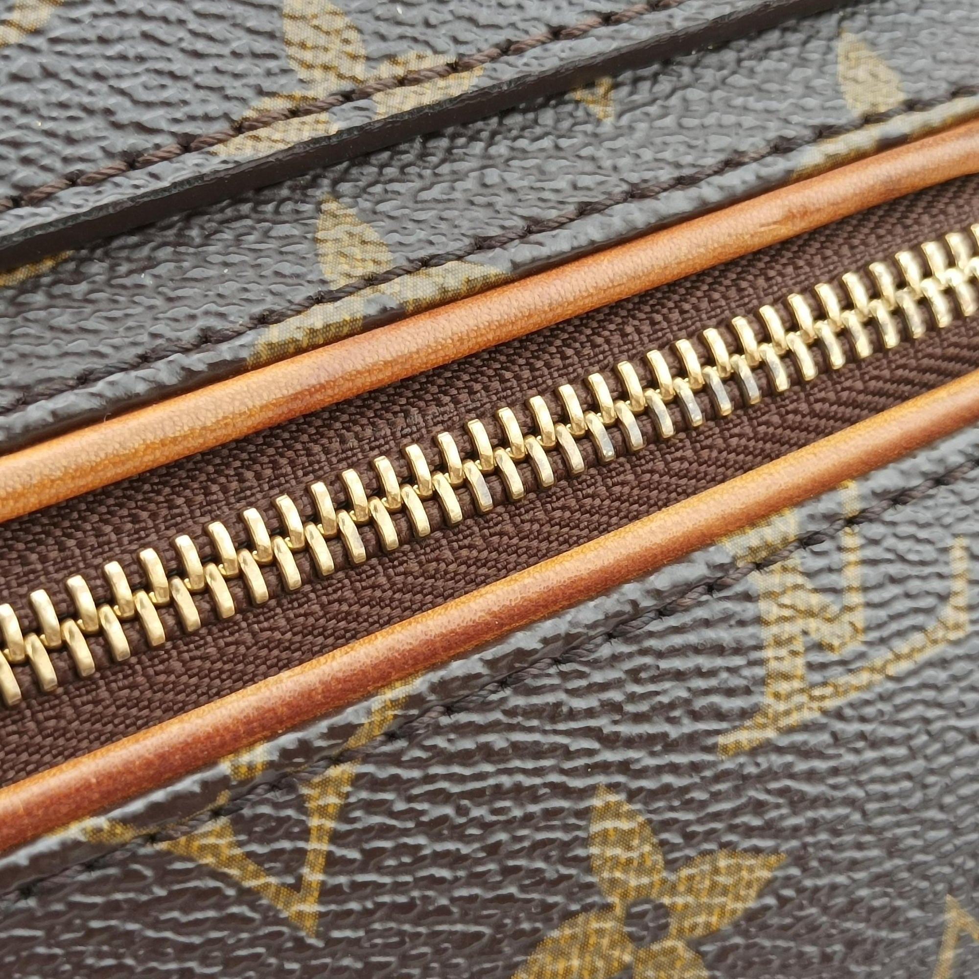 Vintage Louis Vuitton OLYMPE Brown×QUETSCHE Monogram Canvas×calf leather M40926 handbag | stylenewstar