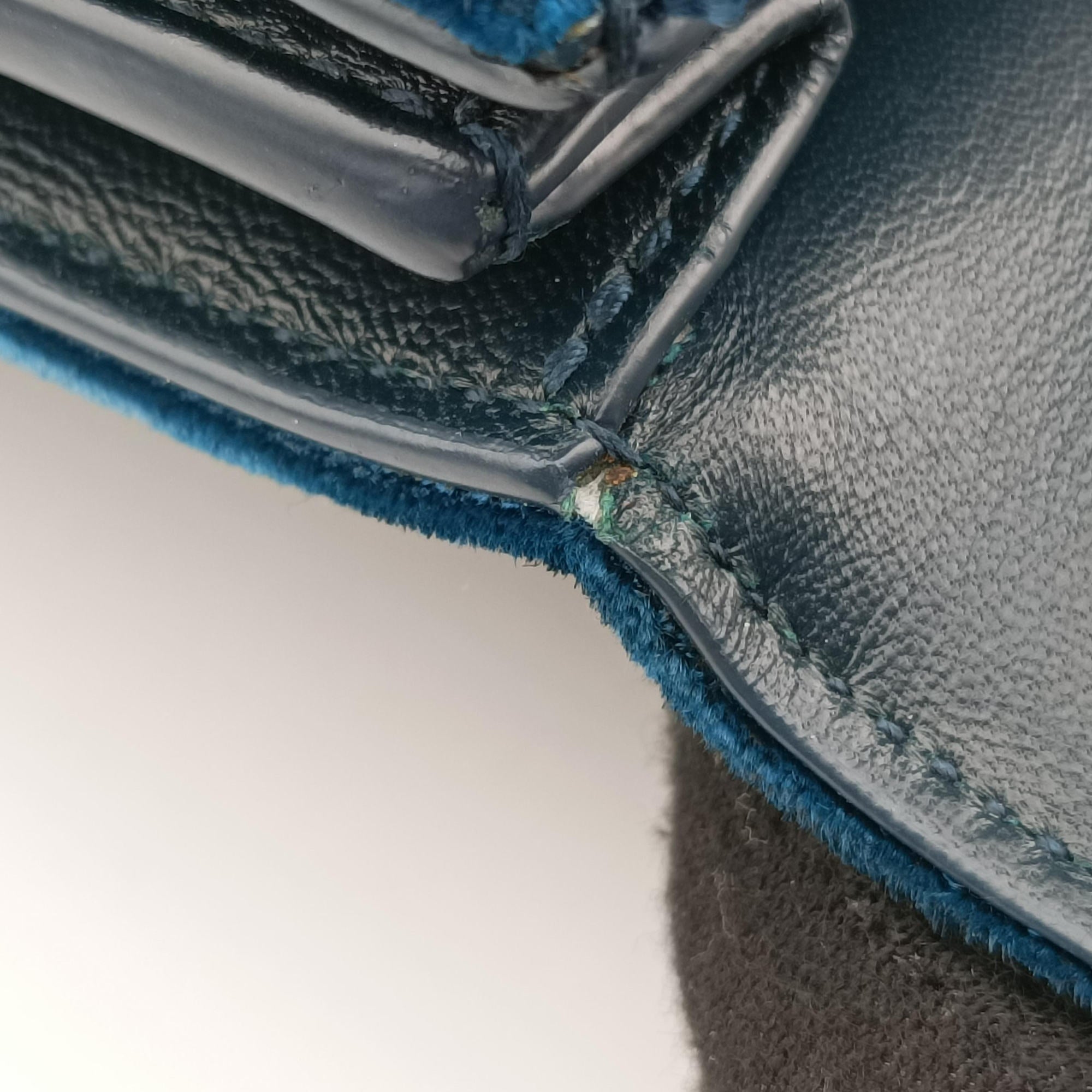 Pre-owned Yves Saint Laurent SUNSET Blue velour 441972 shoulderbag | stylenewstar