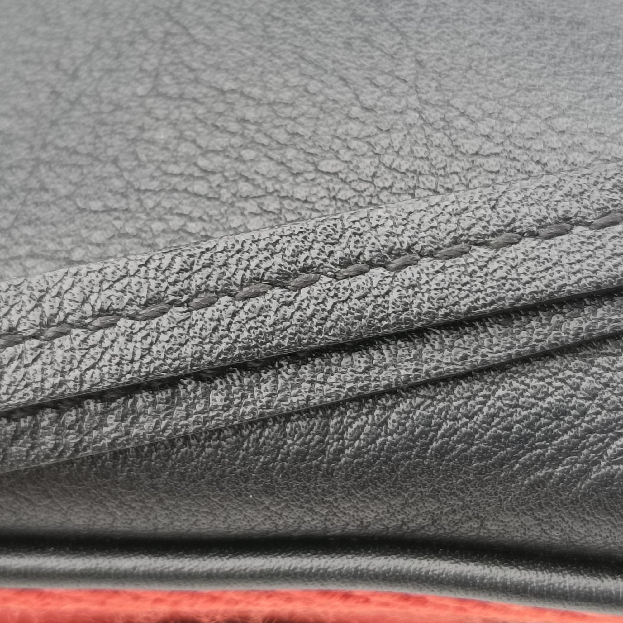 Pre-owned Gucci ATTACHE Black Leather 699409 shoulderbag | stylenewstar