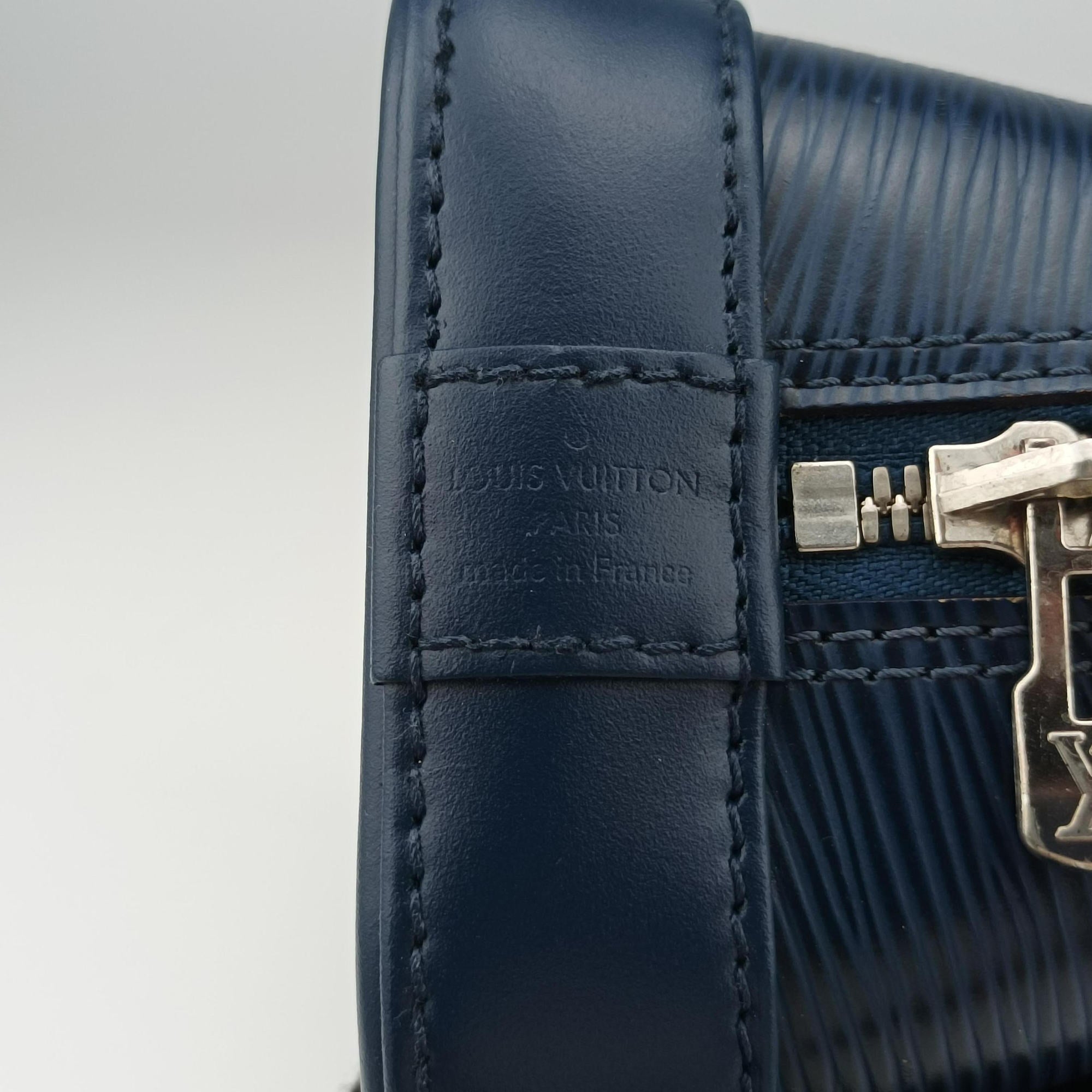 Vintage Louis Vuitton Alma BB navy Epi M40855 shoulderbag | stylenewstar