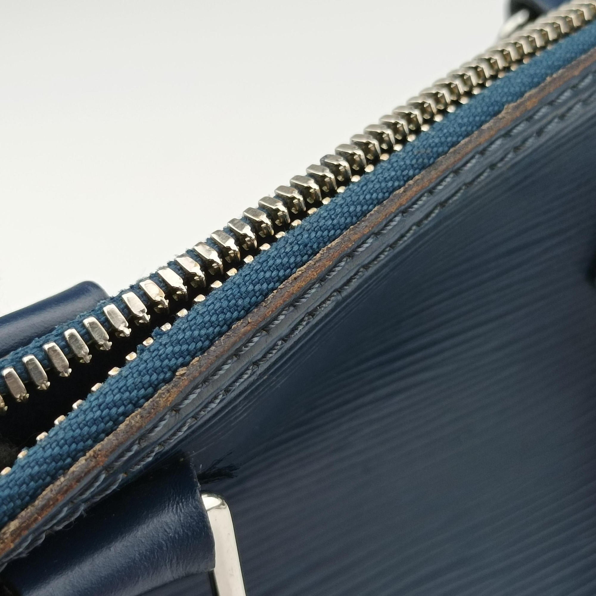 Vintage Louis Vuitton Alma BB navy Epi M40855 shoulderbag | stylenewstar